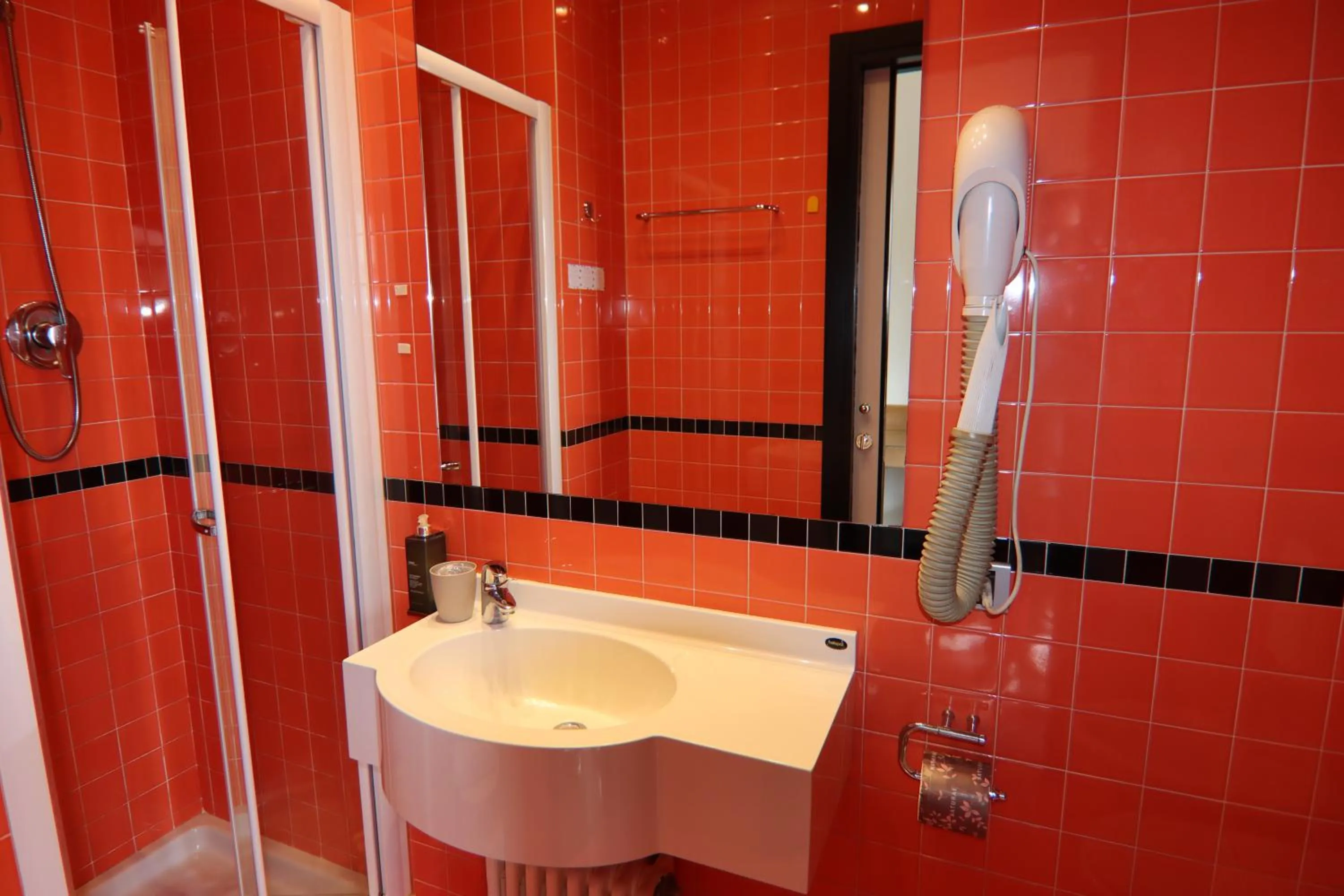 Shower in Hotel Derby