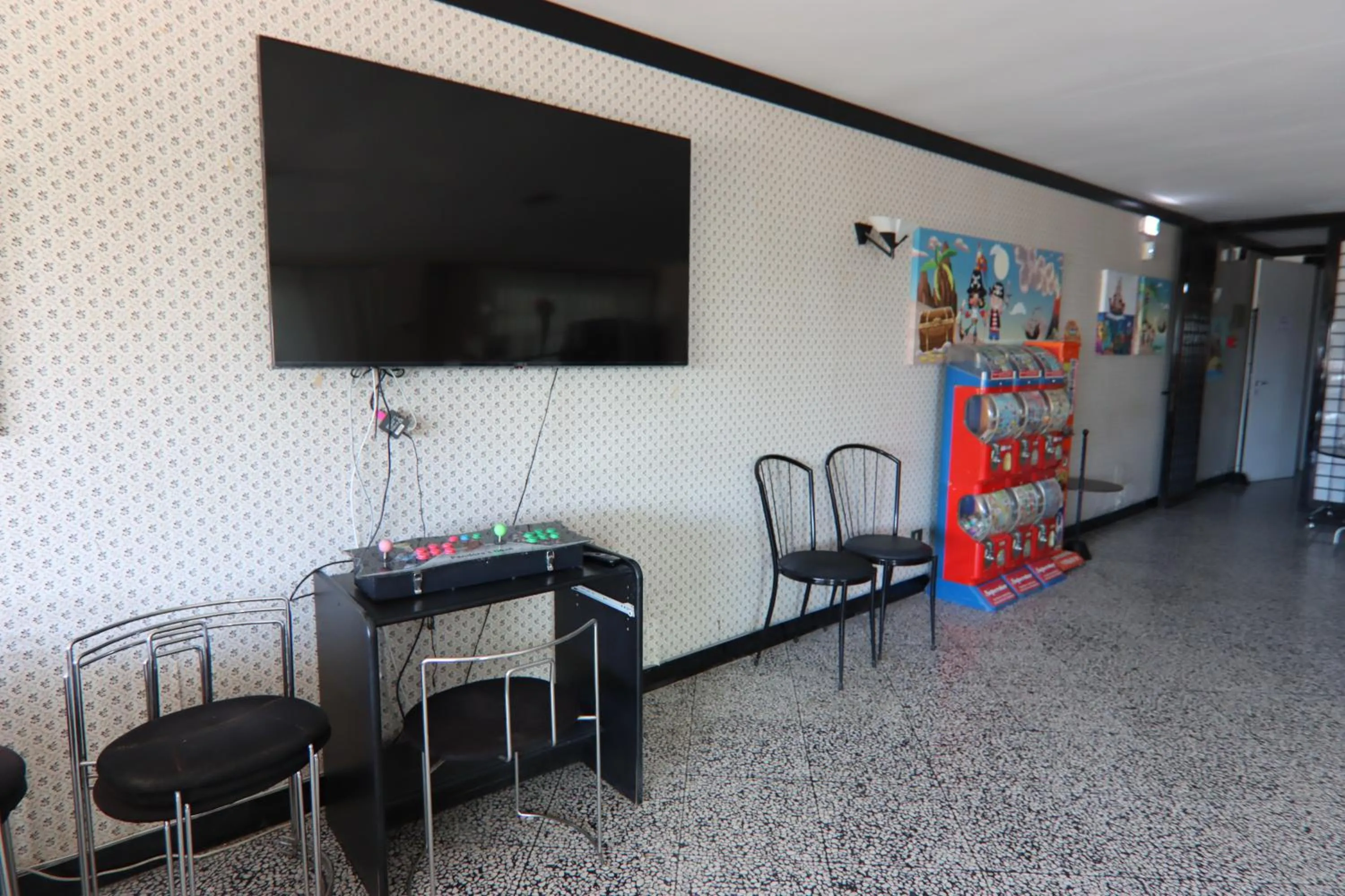 Communal lounge/ TV room in Hotel Derby