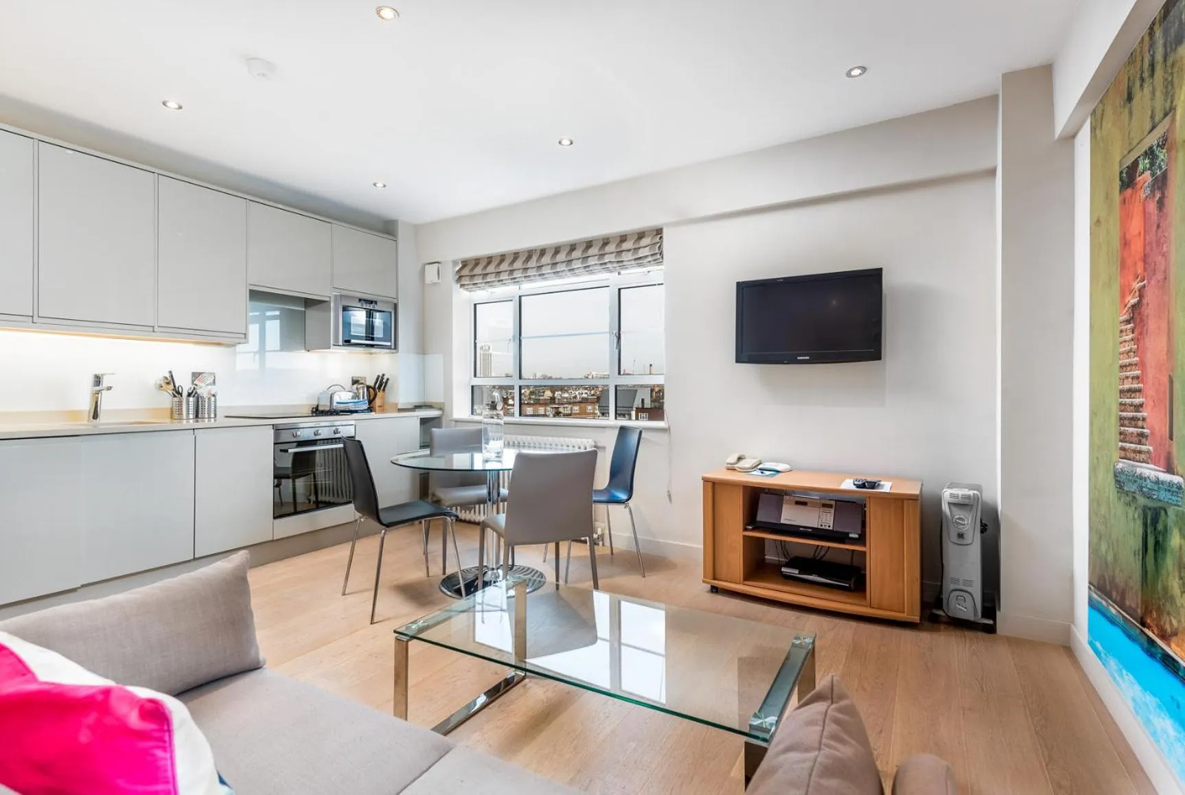 Kitchen or kitchenette in Nell Gwynn House