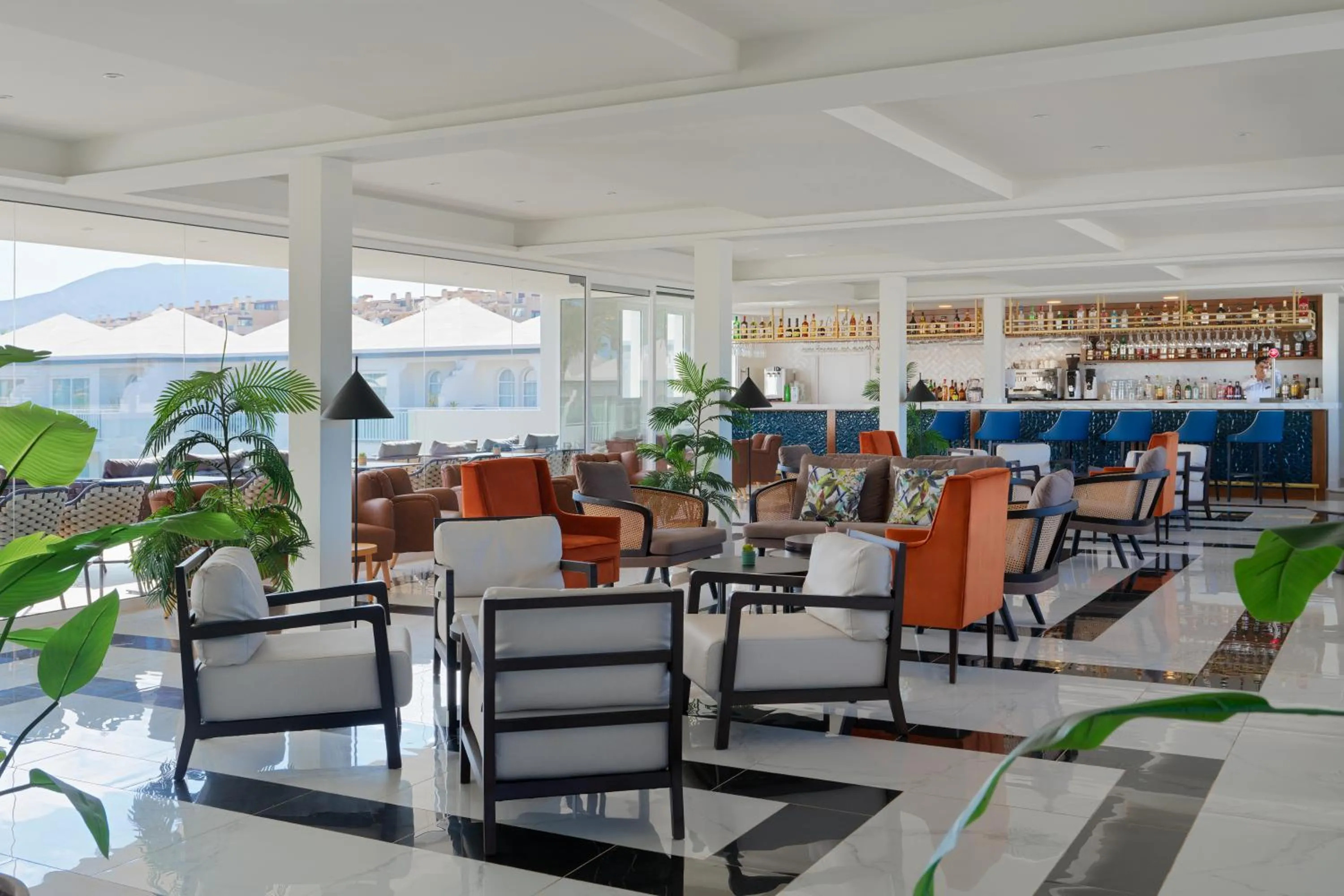 Lounge or bar in H10 Ocean Suites