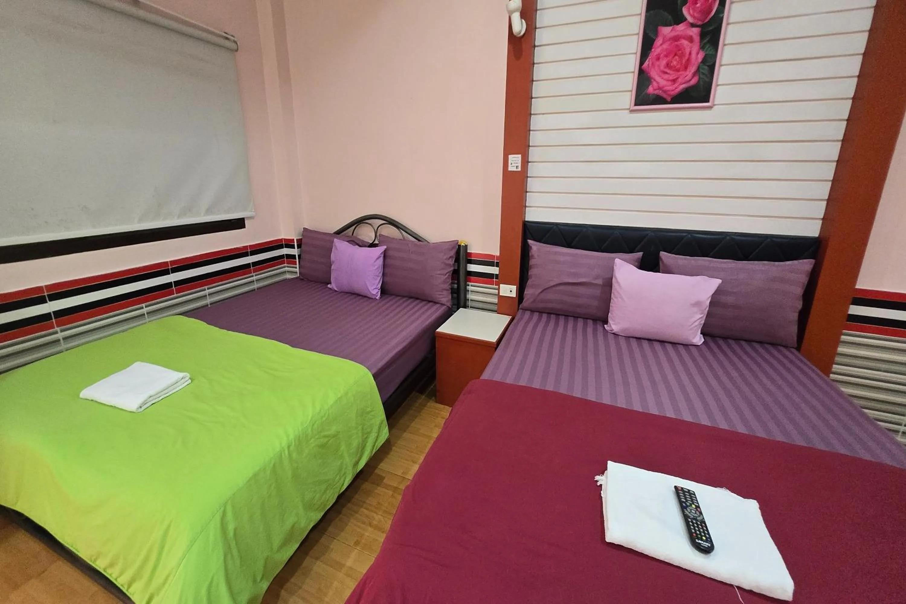 Photo of the whole room, Bed in KhiangLe Resort 1