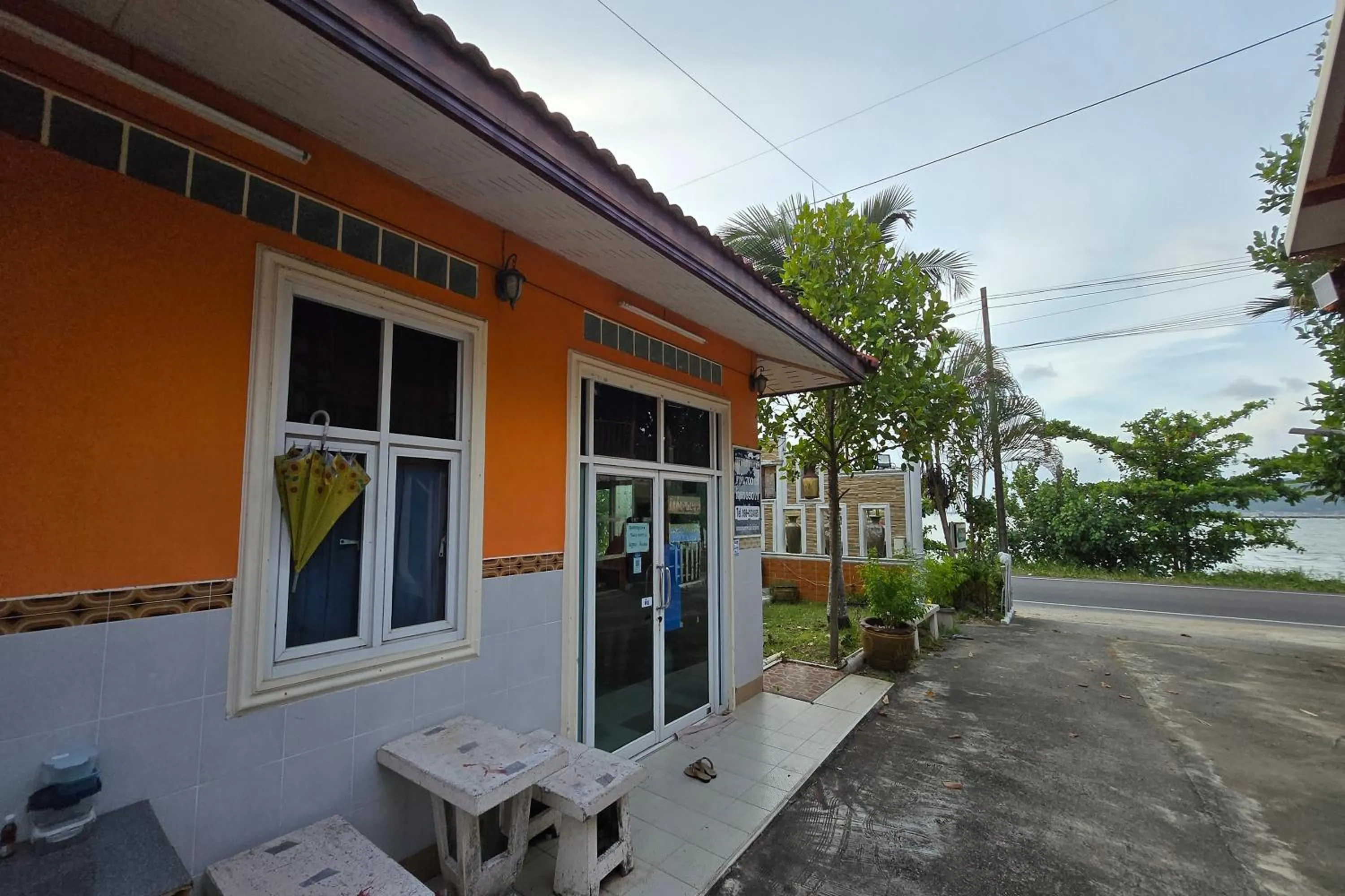 Property building in Ruean Mai KhiangLe Songkhla