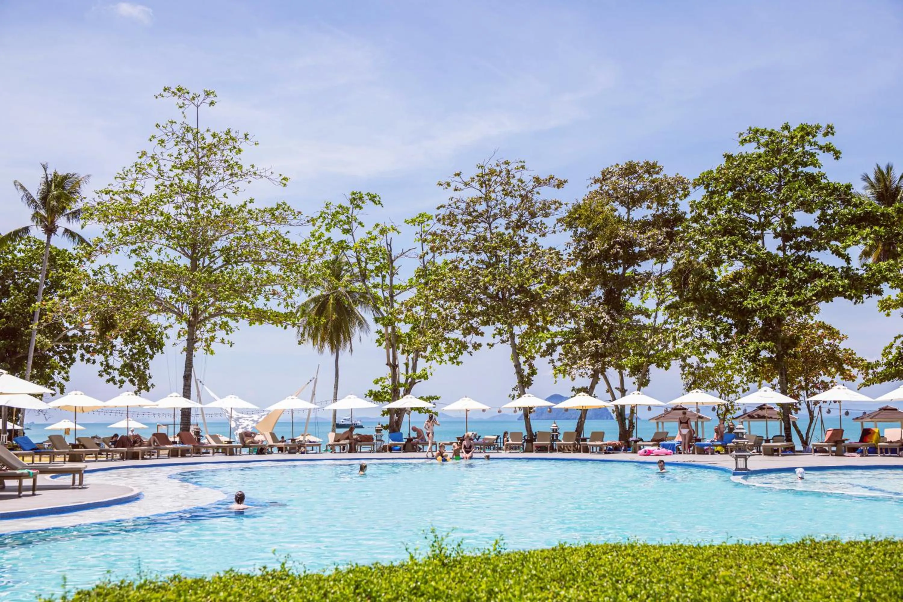 Day in BJ & Radisson Sea View Hotel