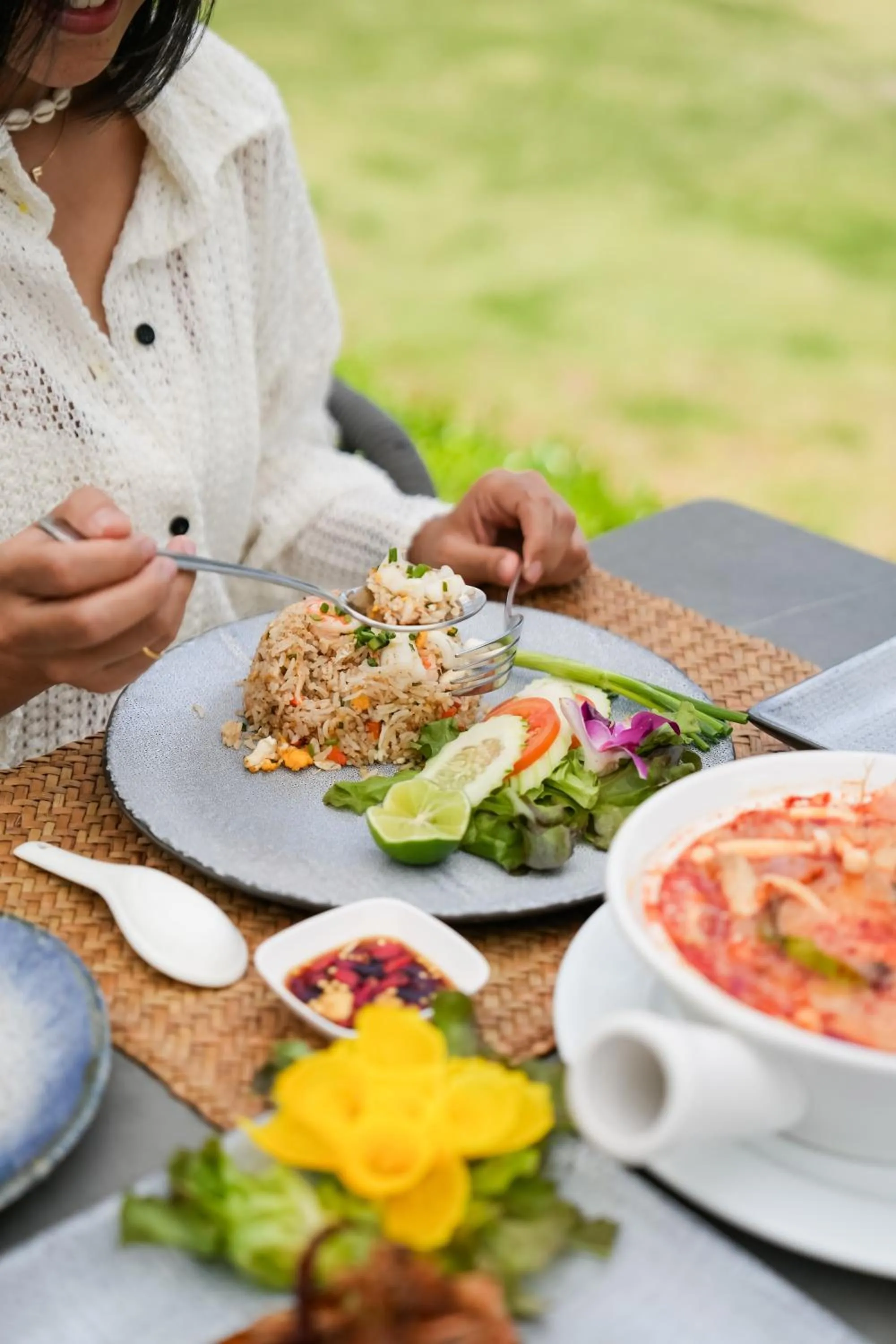 Restaurant/places to eat in BJ & Radisson Sea View Hotel