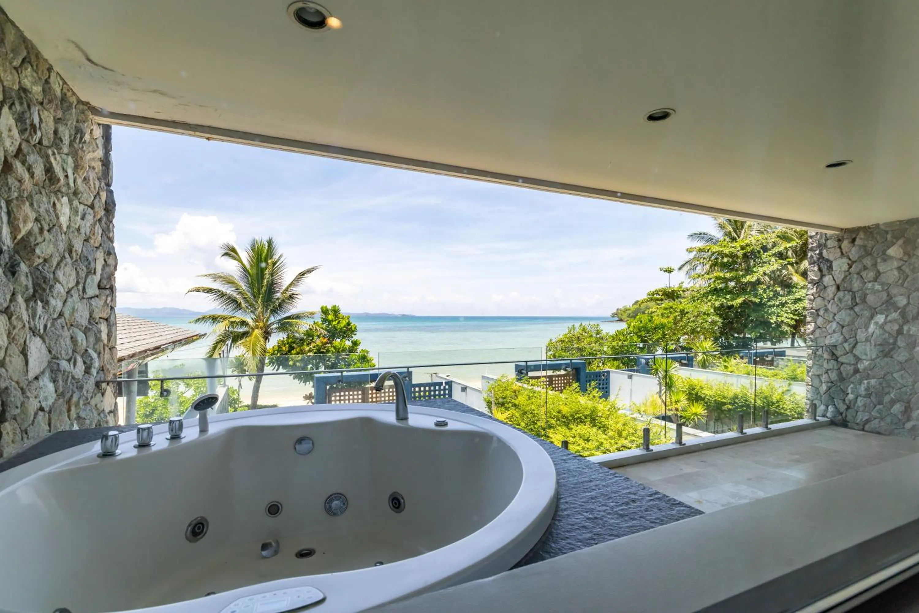 Day in Phuket Moonlit Bay Seaview Resort & Spa