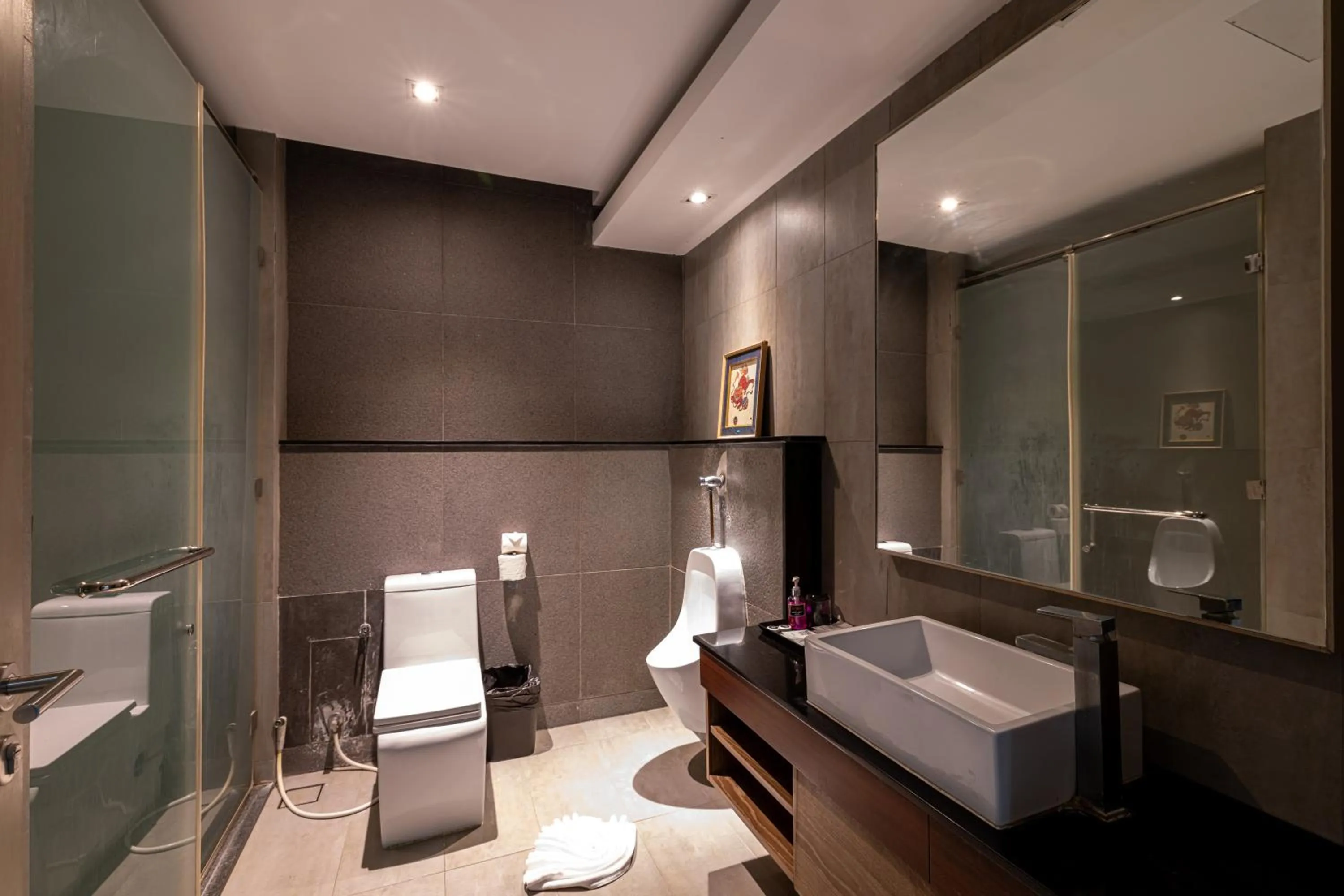 Shower in Phuket Moonlit Bay Seaview Resort & Spa