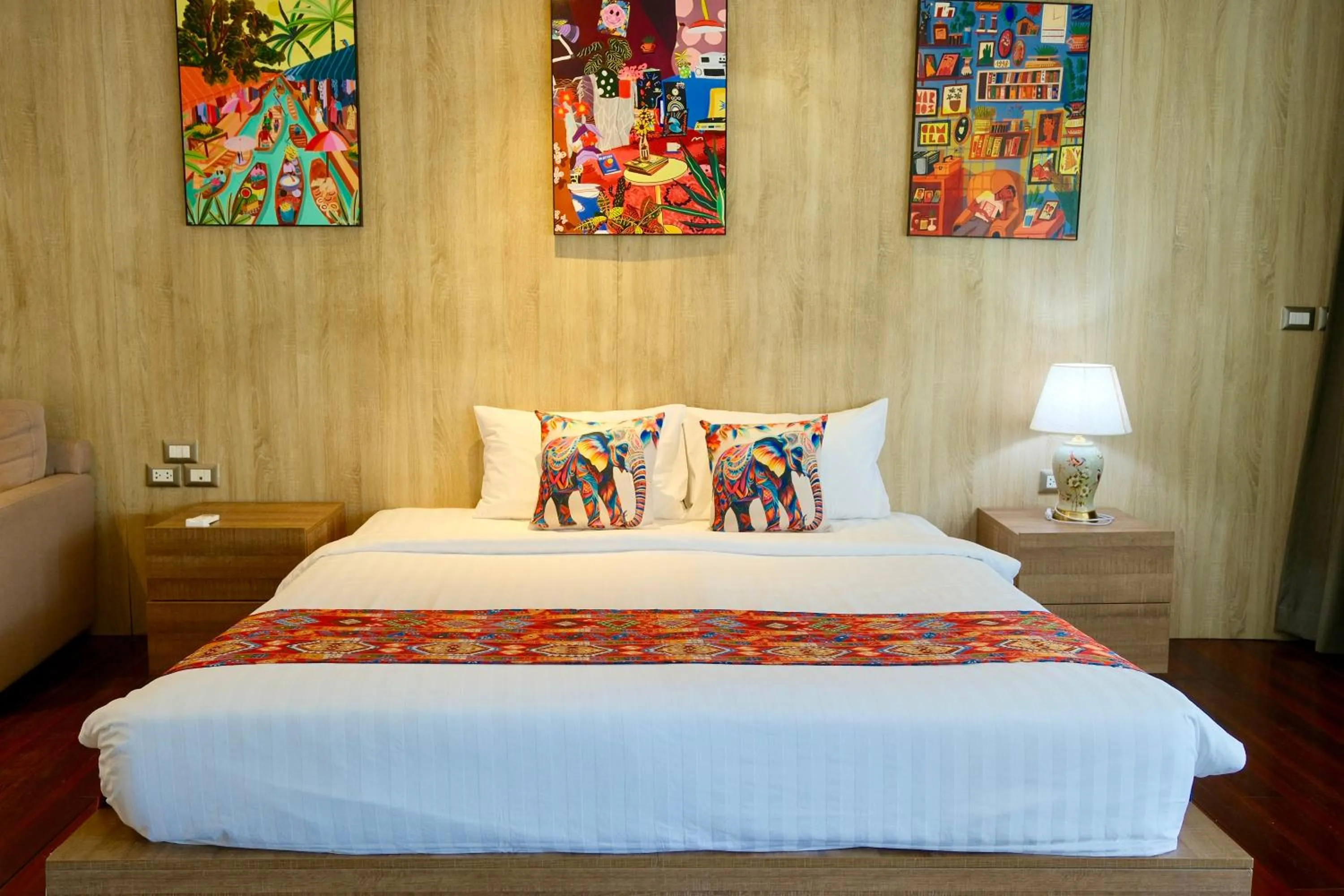 Bed in Phuket Moonlit Bay Seaview Resort & Spa