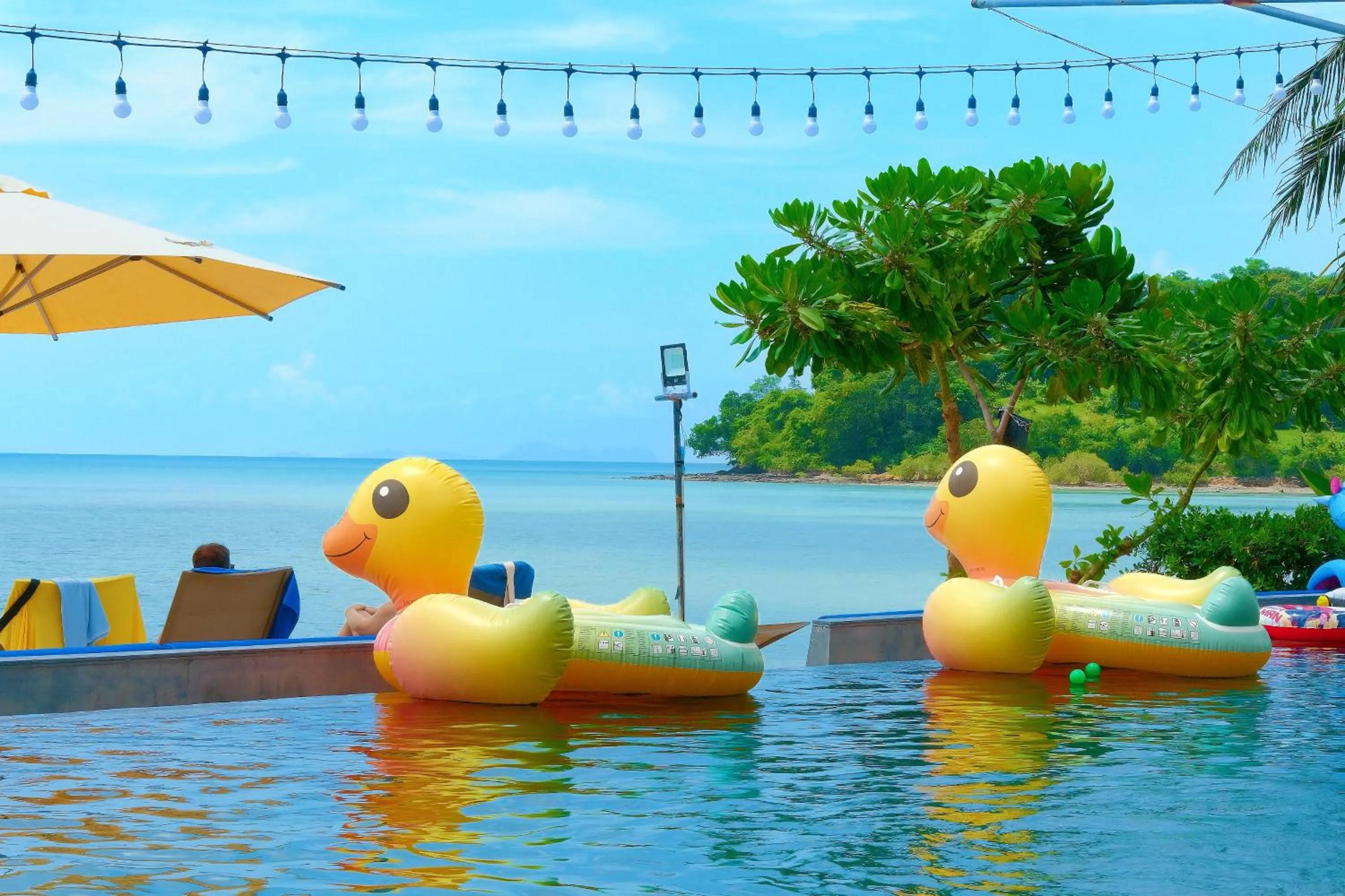 Swimming pool in Phuket Moonlit Bay Seaview Resort & Spa