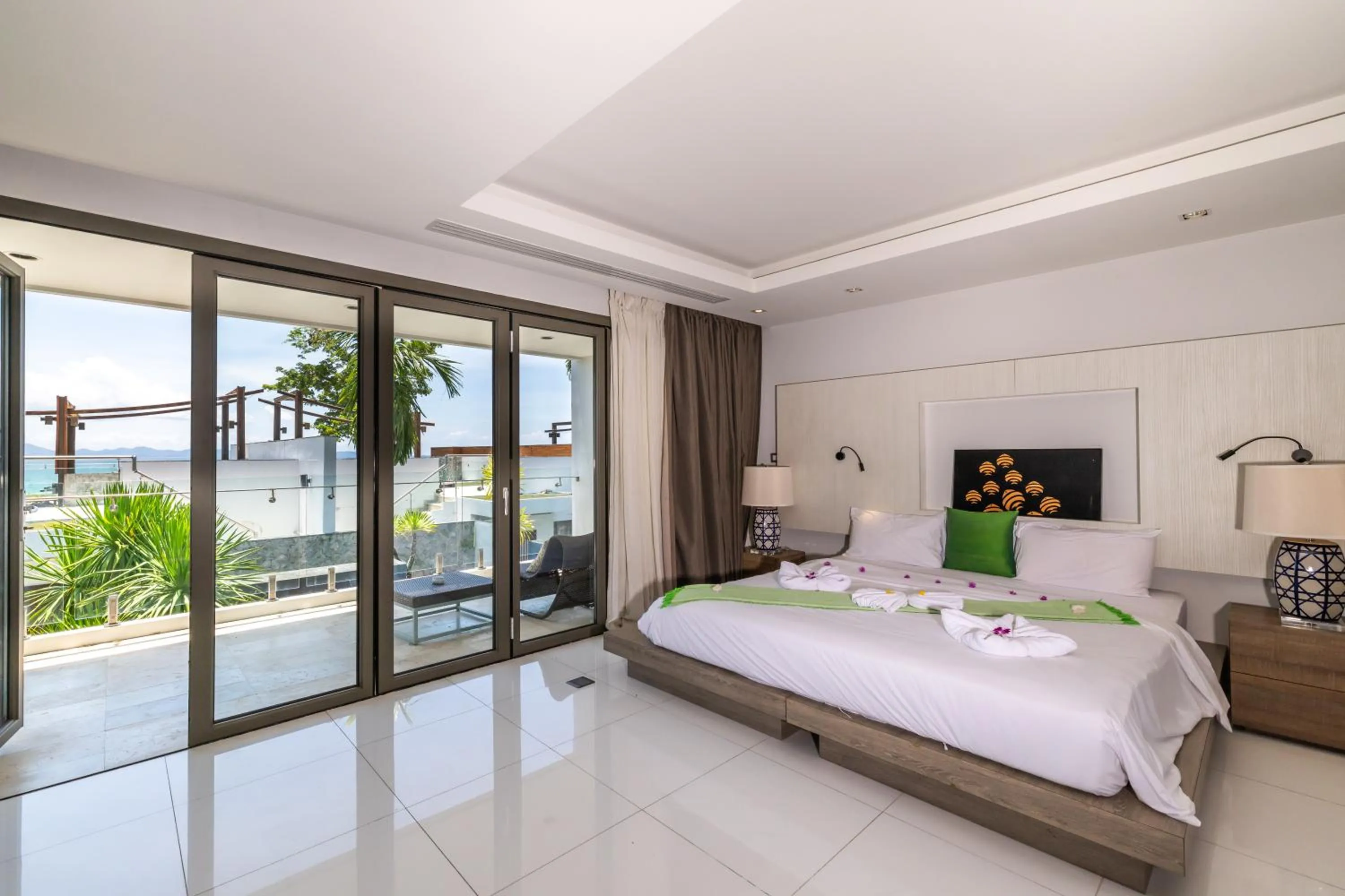 Bed in Phuket Moonlit Bay Seaview Resort & Spa