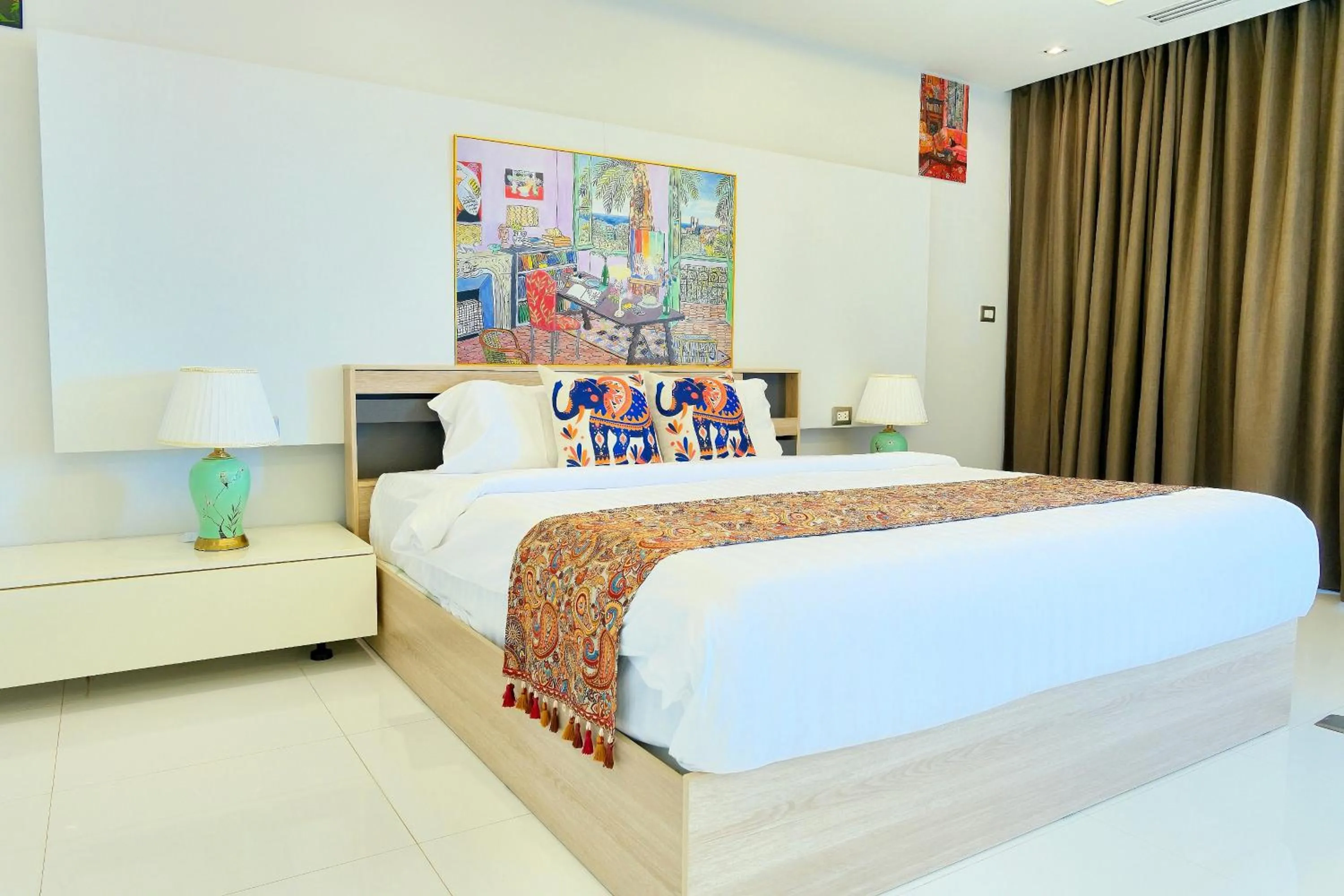 Bed in Phuket Moonlit Bay Seaview Resort & Spa