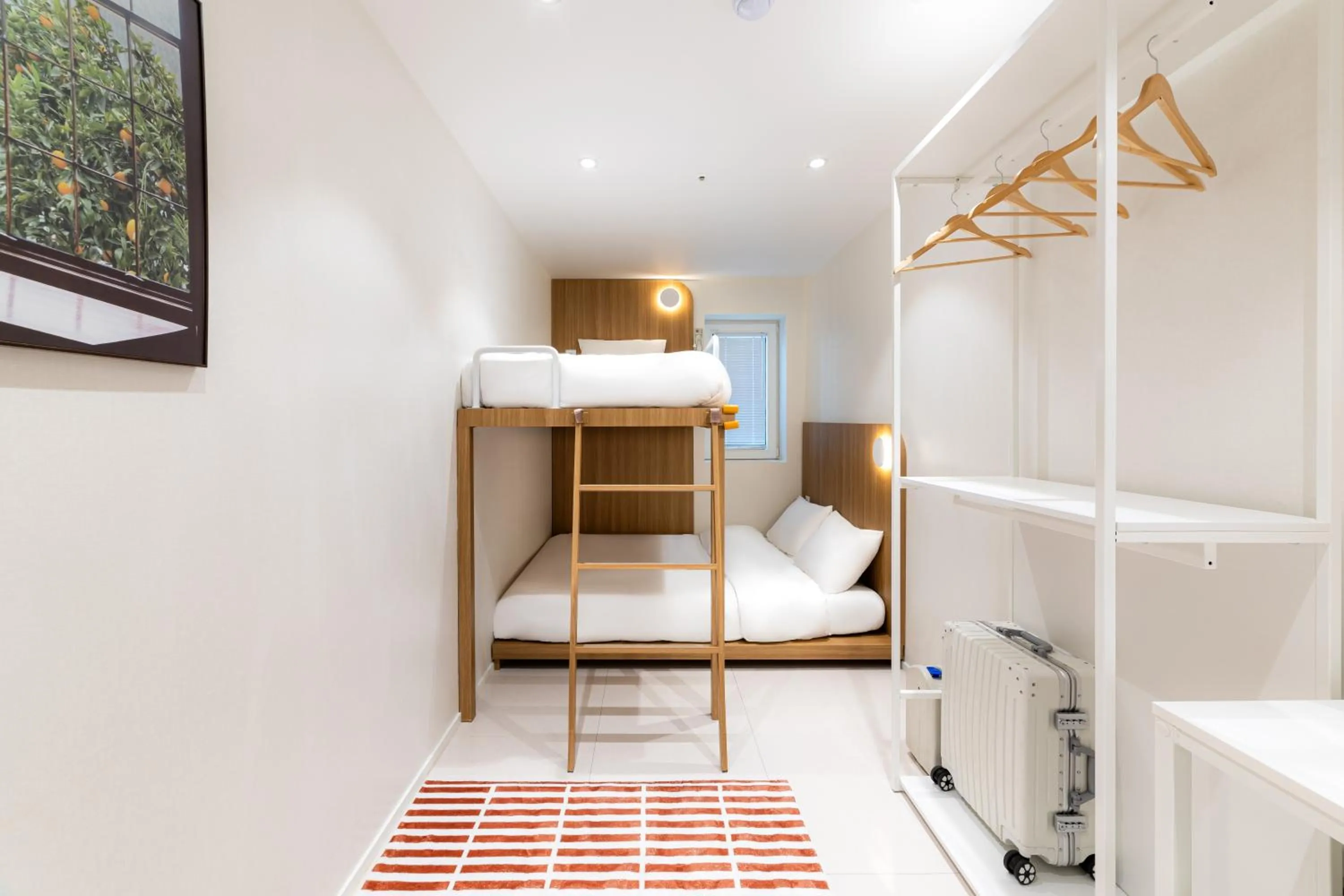 Photo of the whole room, Bed in Slowon Hongdae