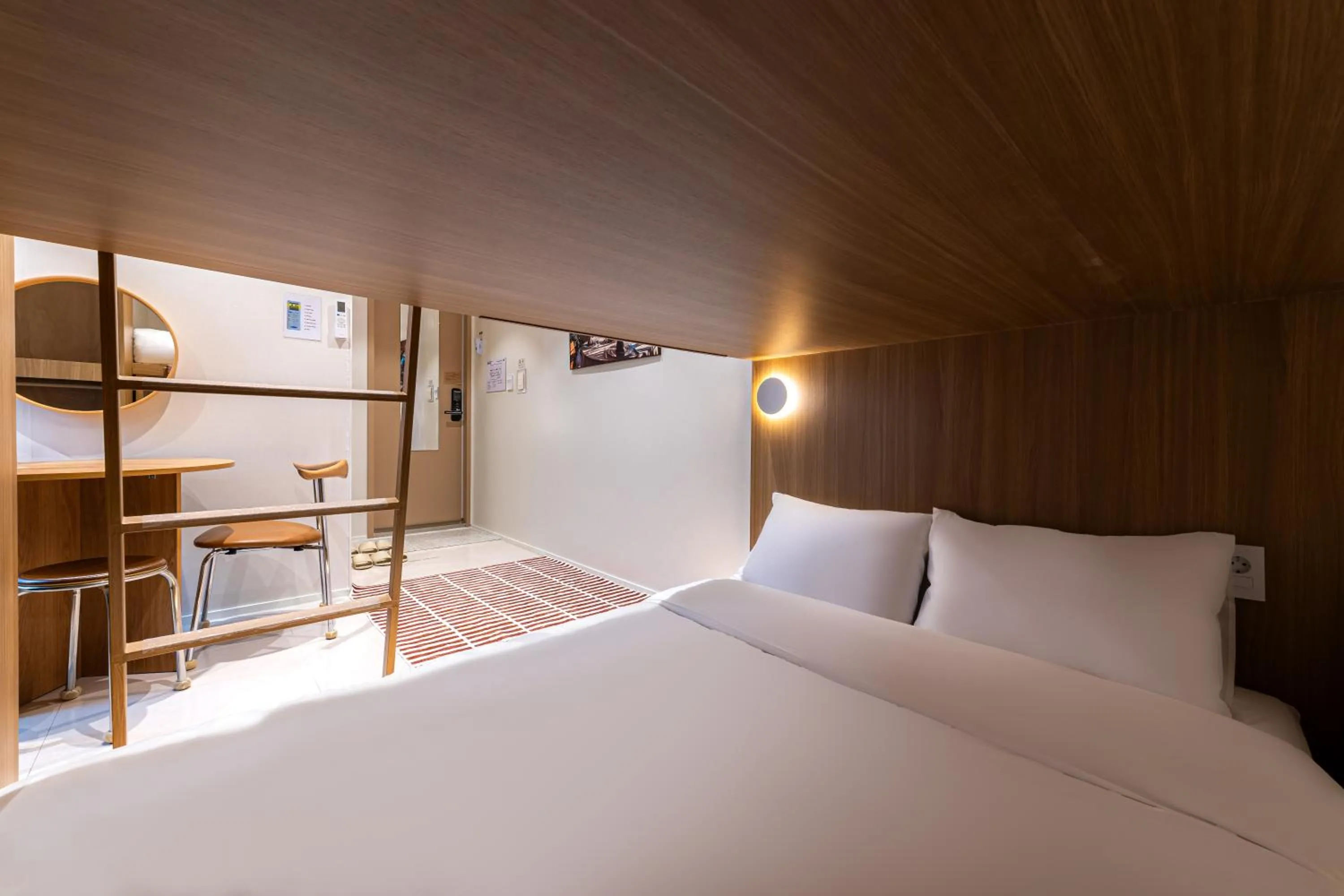 Bedroom, Bed in Slowon Hongdae