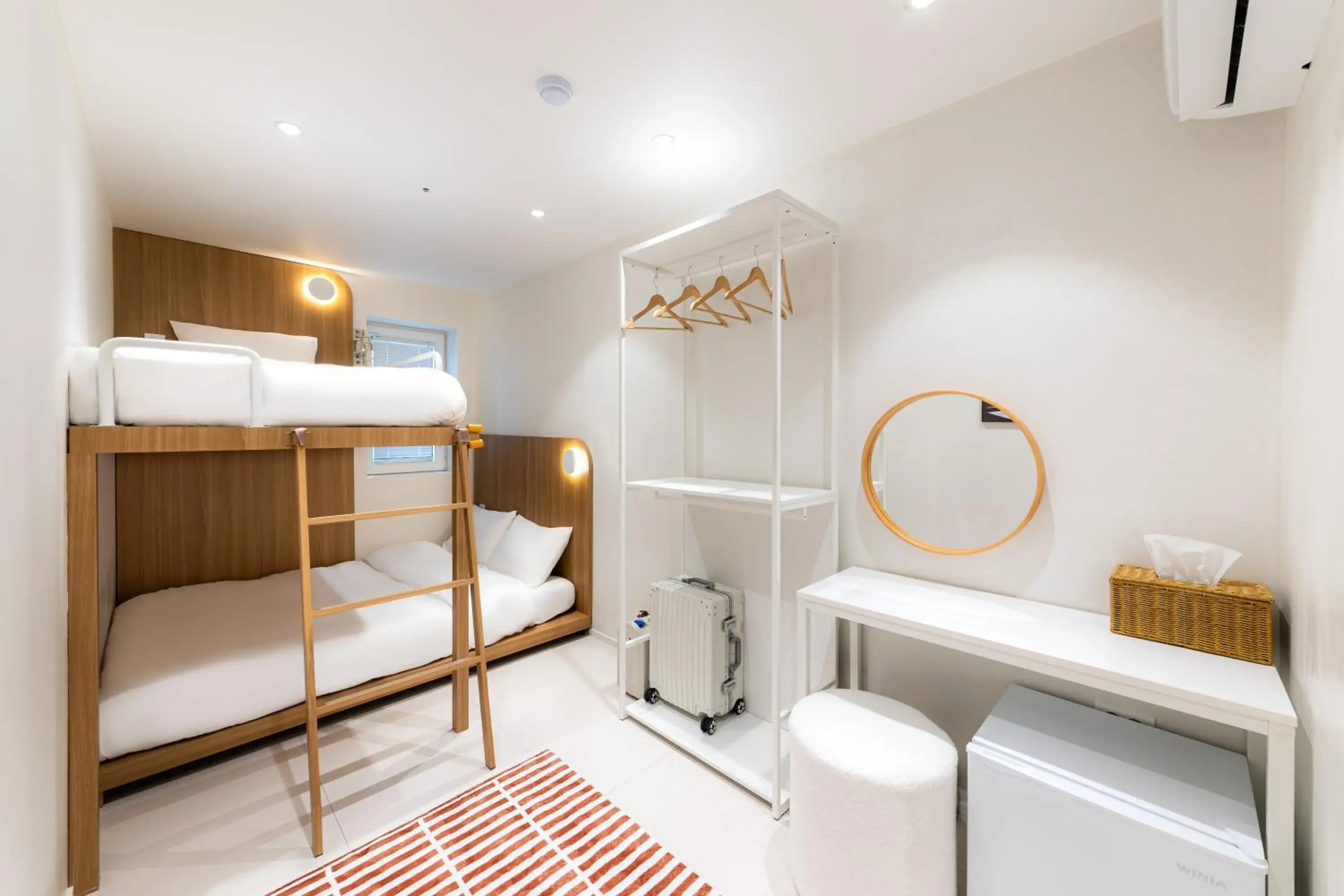 Deluxe Twin Room in Slowon Hongdae Deluxe Twin Room in Slowon Hongdae