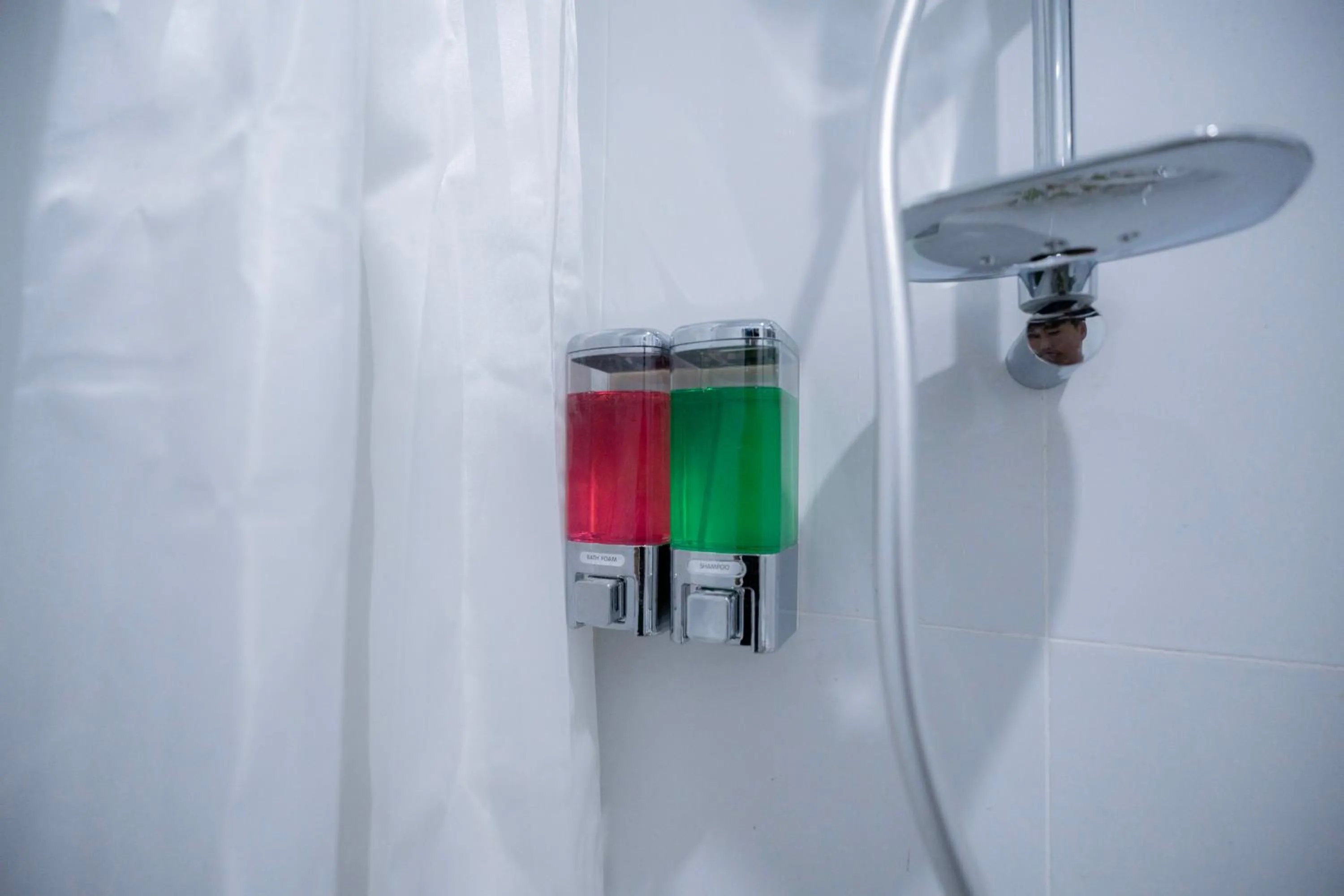 Shower in Bona Hotel