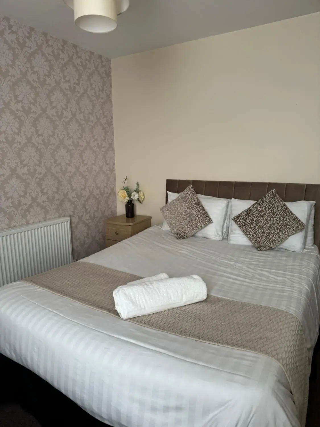Comfort Triple Room with Shower - single occupancy in The Station Hotel Comfort Triple Room with Shower - single occupancy in The Station Hotel
