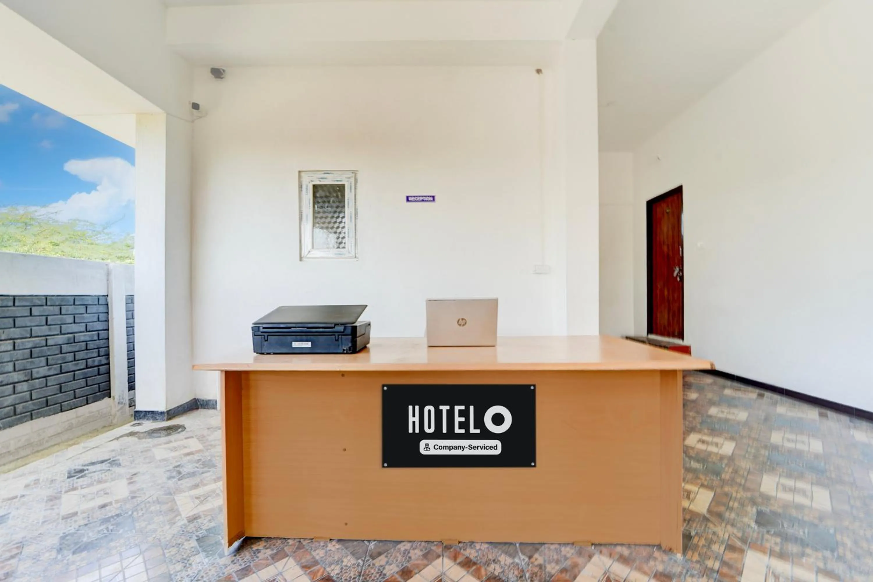 Lobby or reception in Super Hotel O Neelambur Near PSG ITech