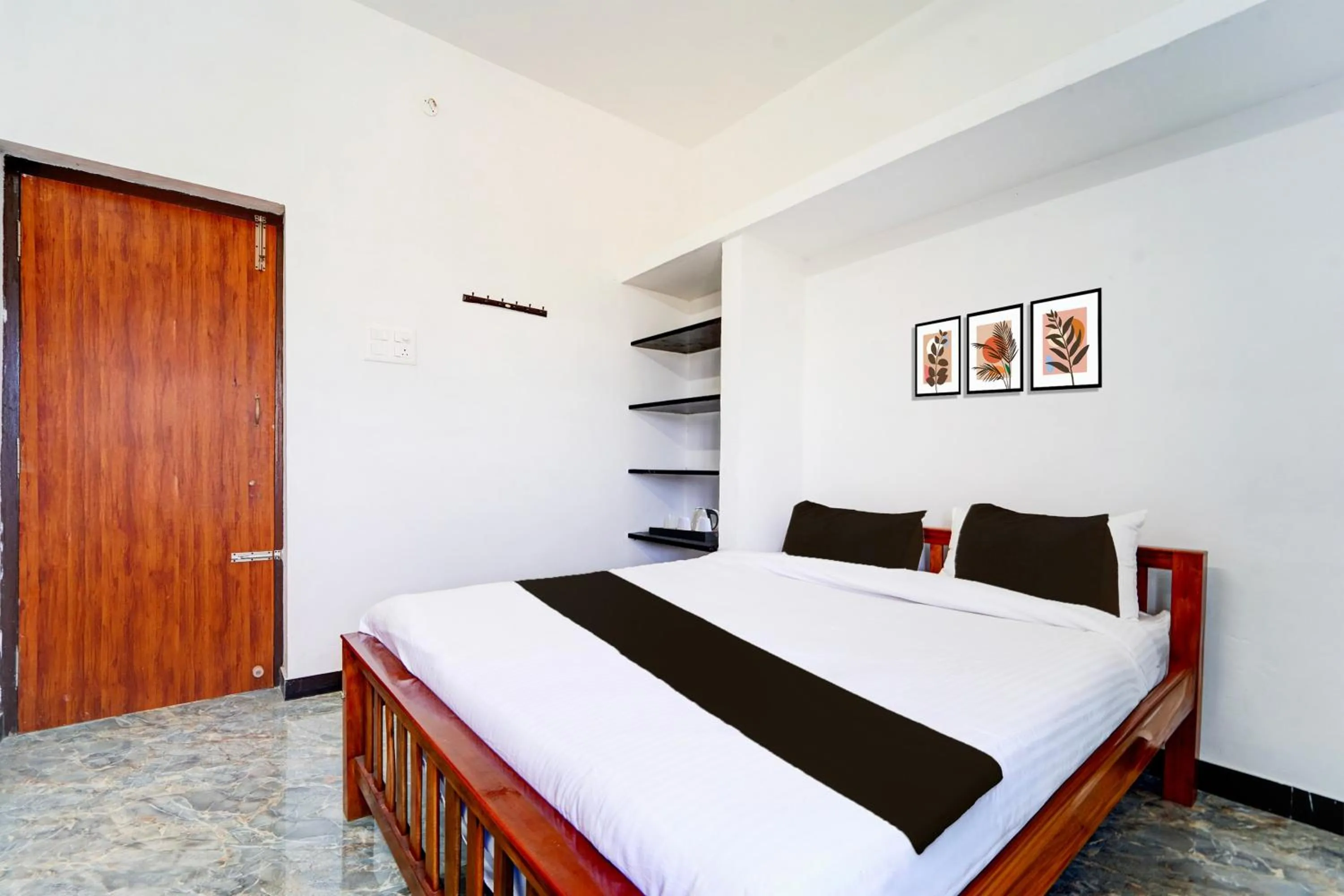 Bedroom, Bed in Super Hotel O Neelambur Near PSG ITech