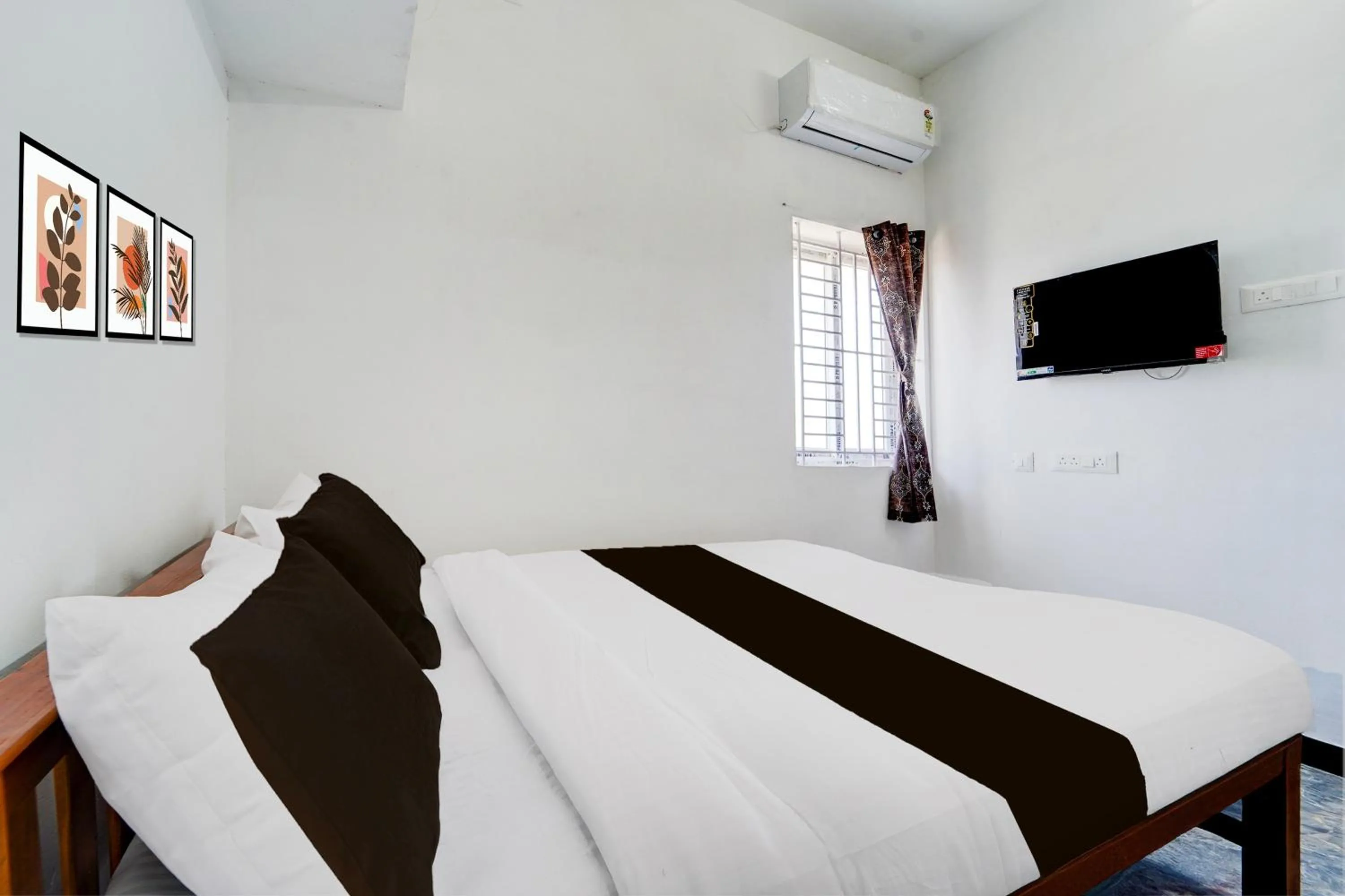 Bedroom, Bed in Super Hotel O Neelambur Near PSG ITech