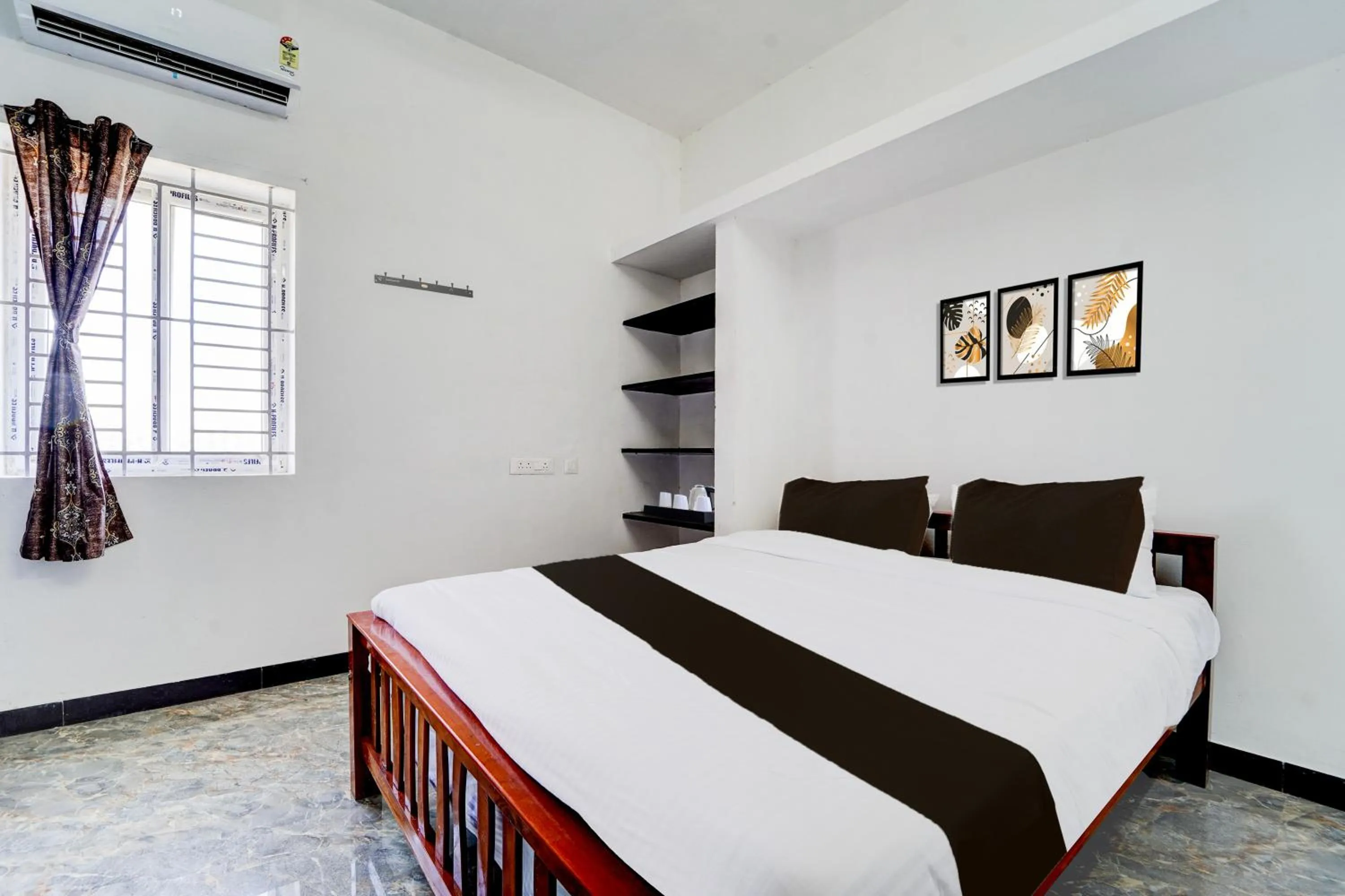 Bedroom, Bed in Super Hotel O Neelambur Near PSG ITech