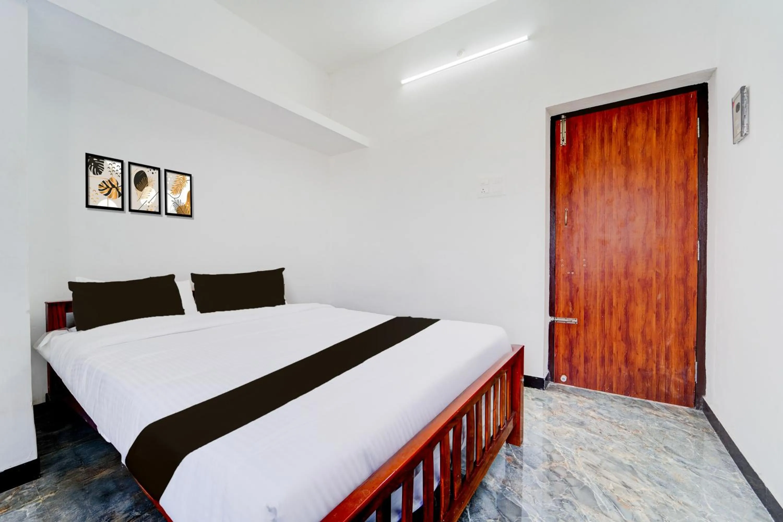 Bedroom, Bed in Super Hotel O Neelambur Near PSG ITech