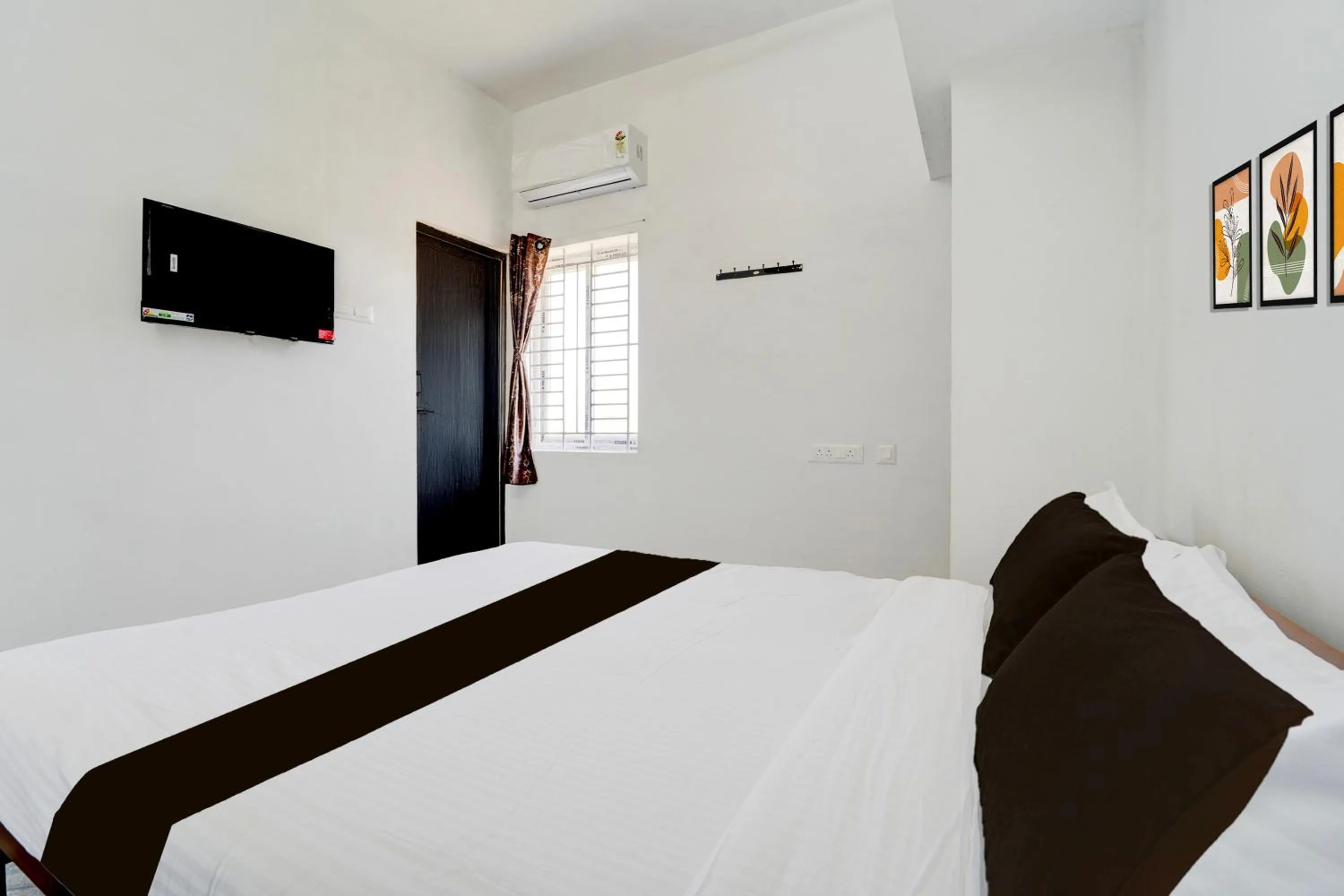 Bedroom, Bed in Super Hotel O Neelambur Near PSG ITech