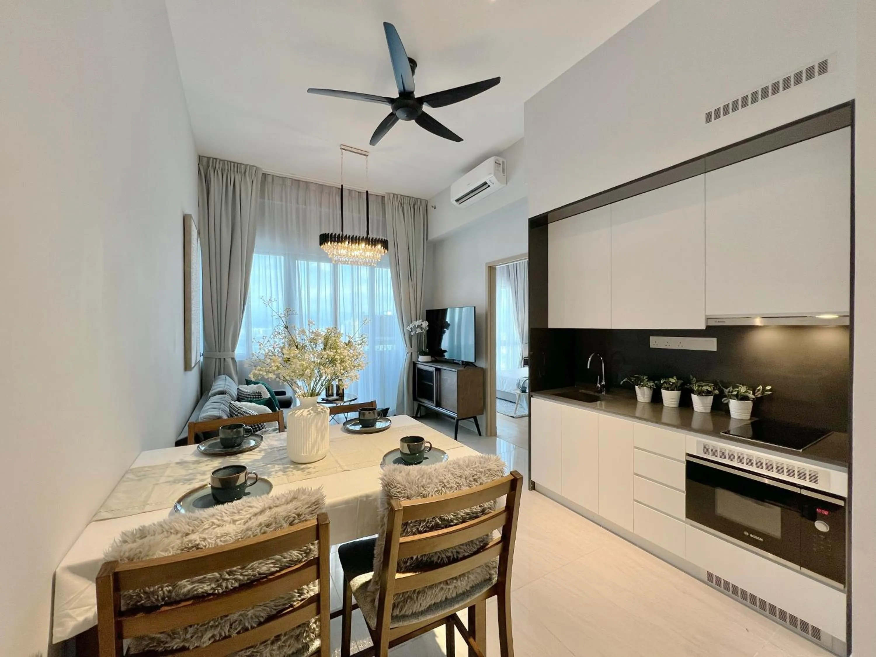 The Luxe by Infinitum Suites