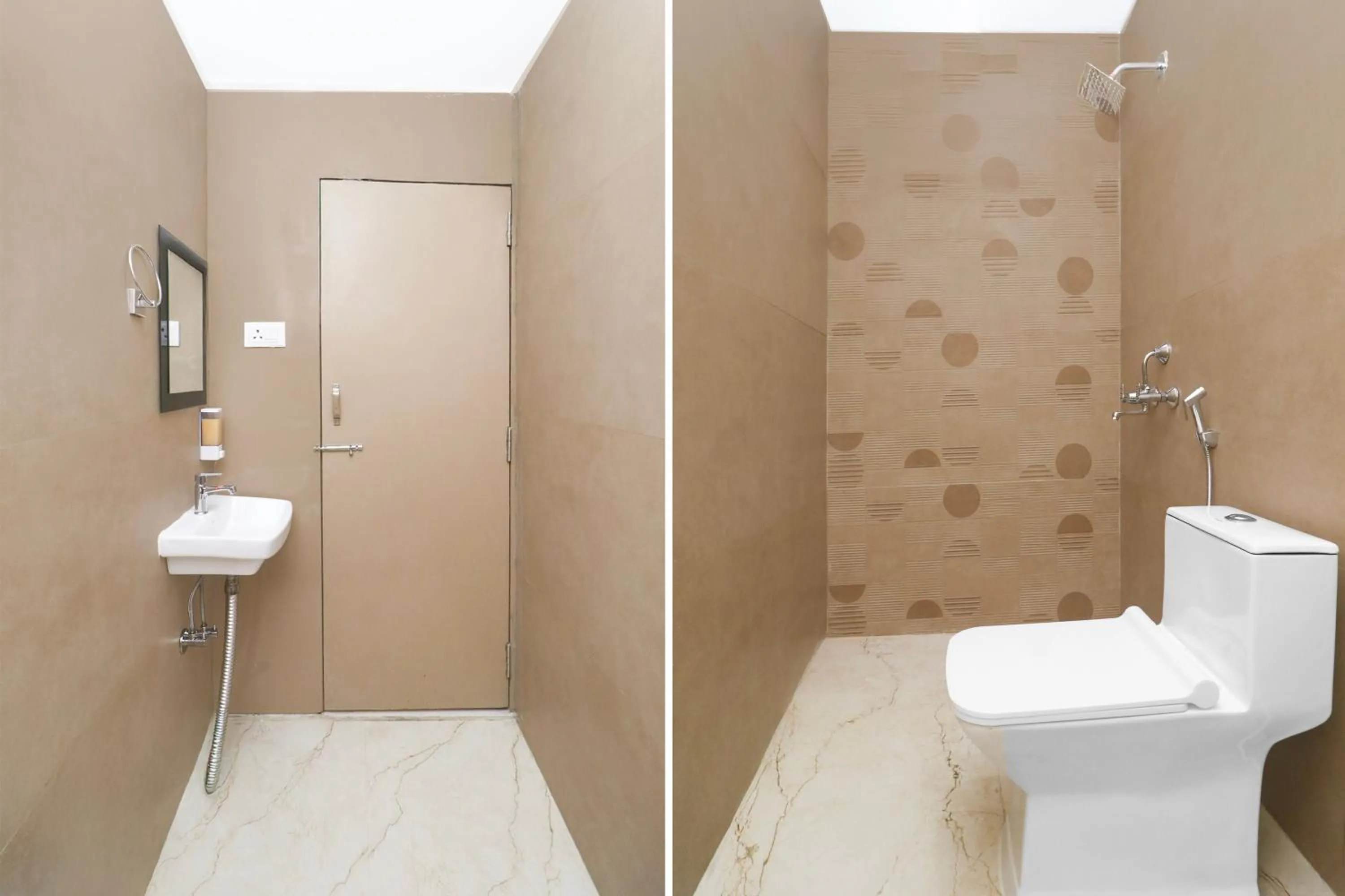 Bathroom in Super Collection O Ranchi Station Near Rajendra Chowk Formerly Bodhraj Paradise