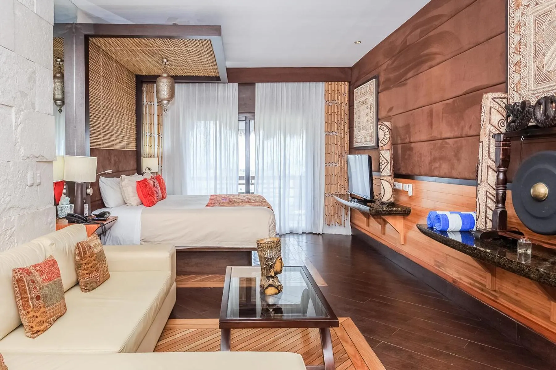 TV and multimedia in Aldea Thai by Stella Rentals