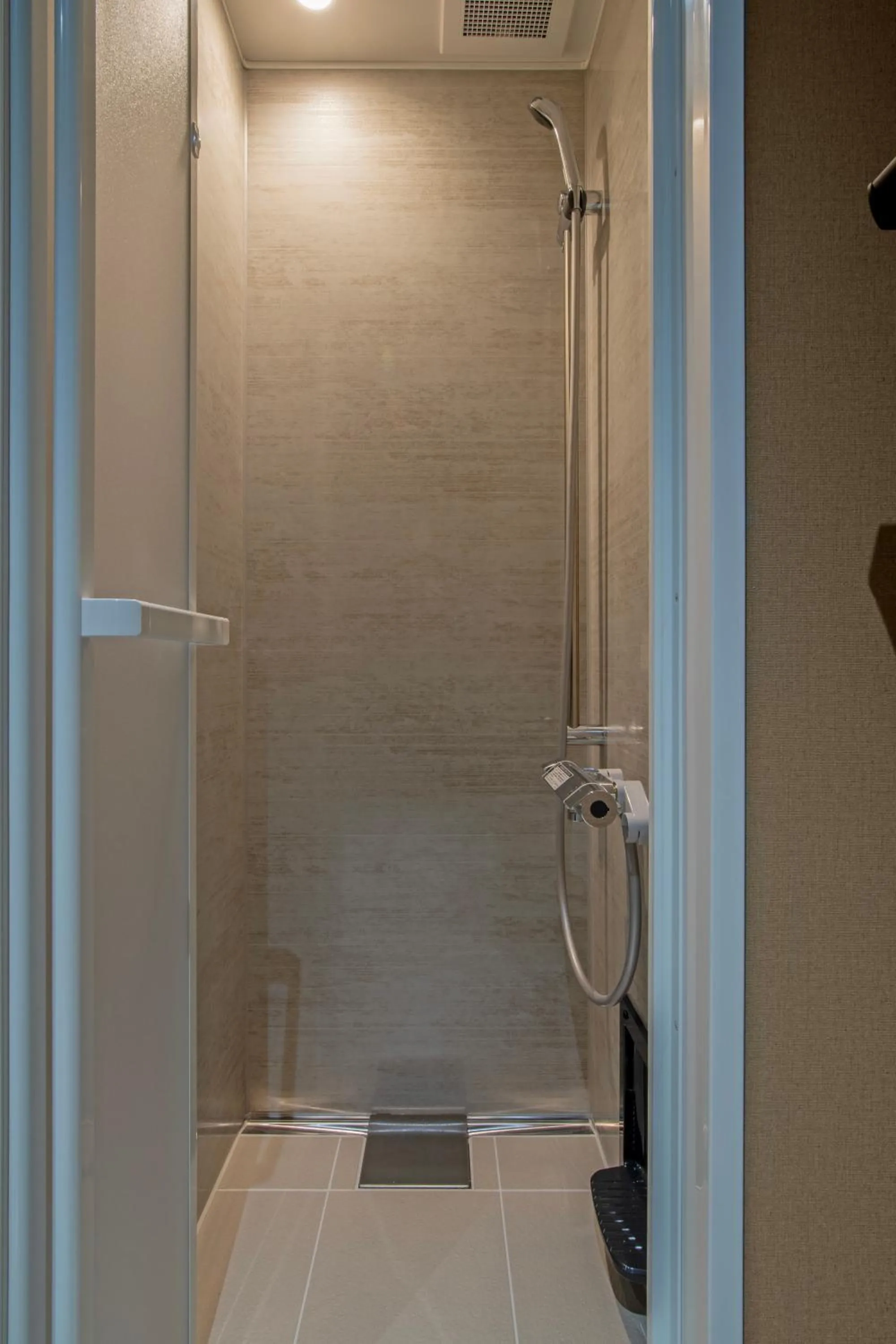 Shower in Hotel Guild 5