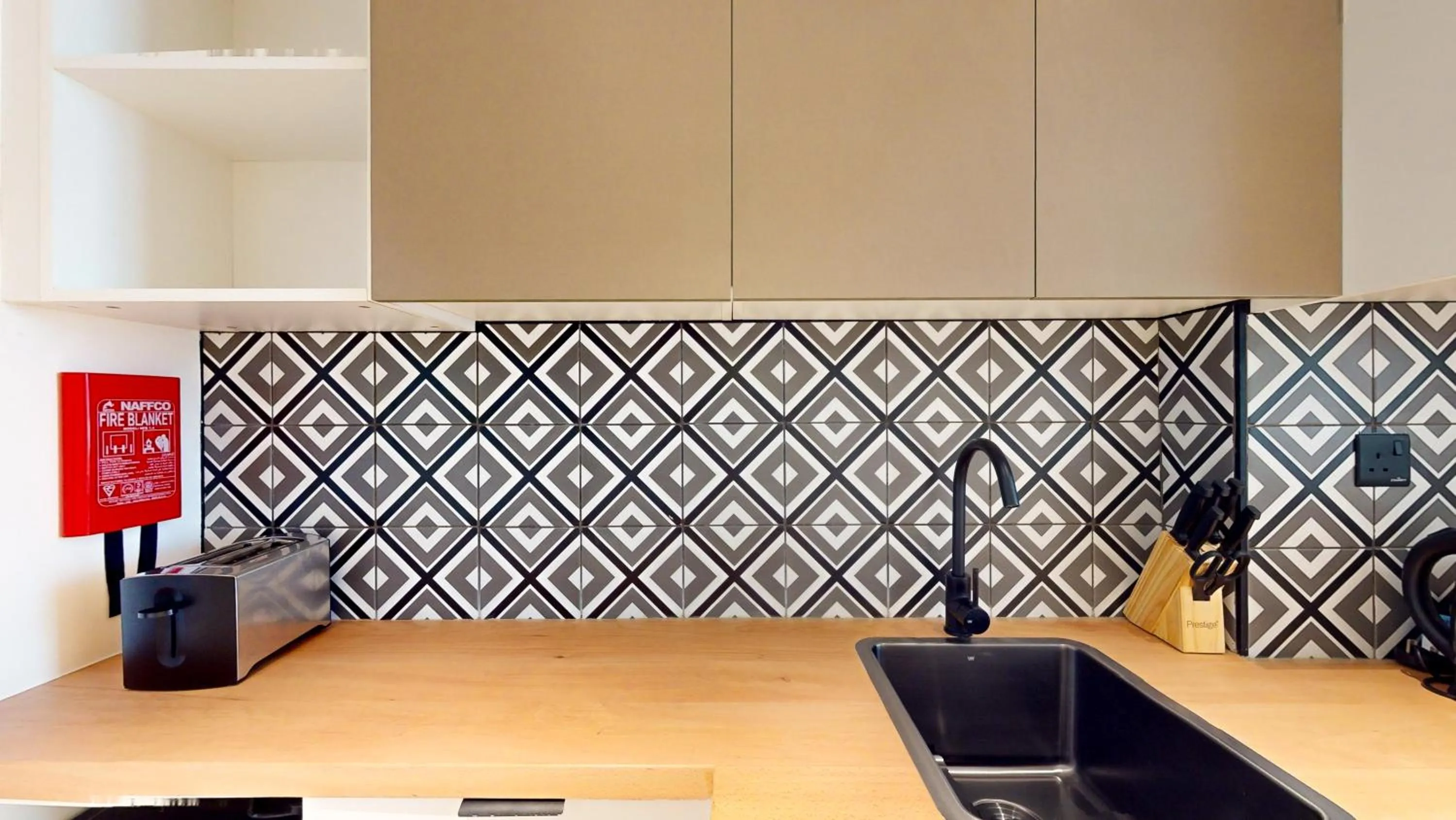 Kitchen or kitchenette in The Community Jumeirah Village