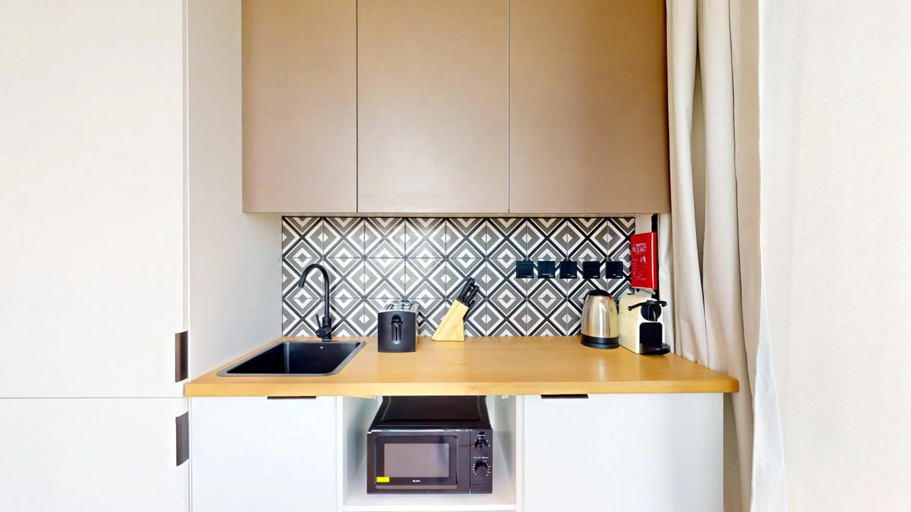 Kitchen or kitchenette in The Community Jumeirah Village