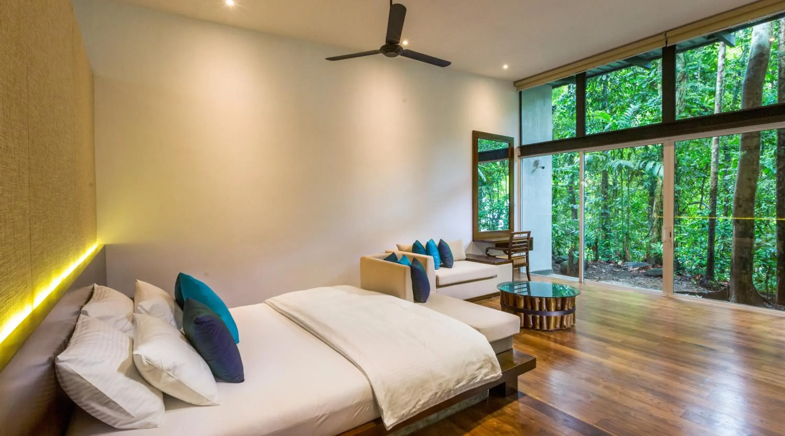 Suite with Spa Bath - single occupancy in Palmstone Retreat Suite with Spa Bath - single occupancy in Palmstone Retreat