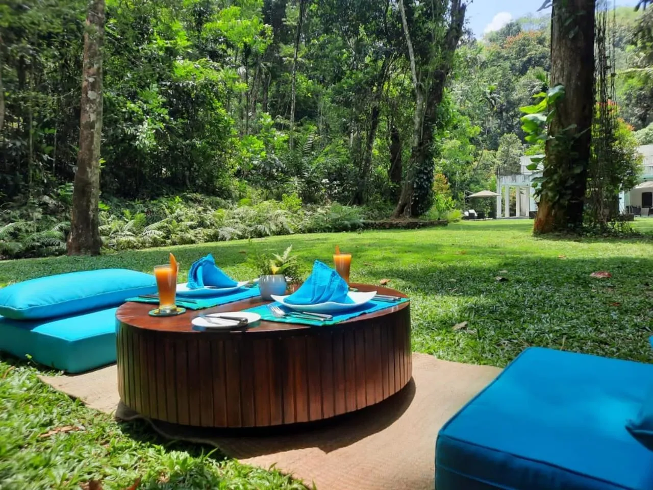 Restaurant/places to eat in Palmstone Retreat