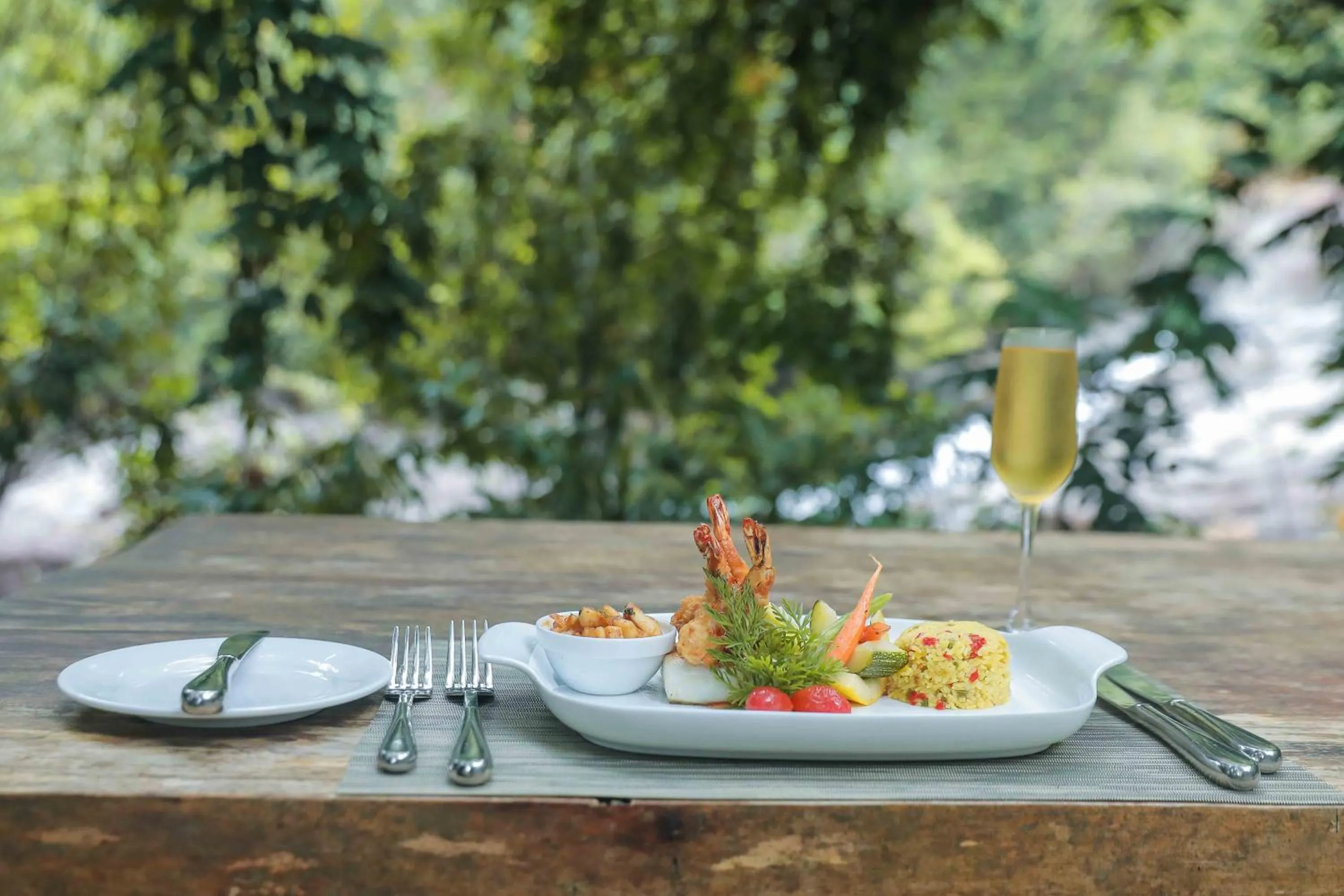 Lunch in Palmstone Retreat