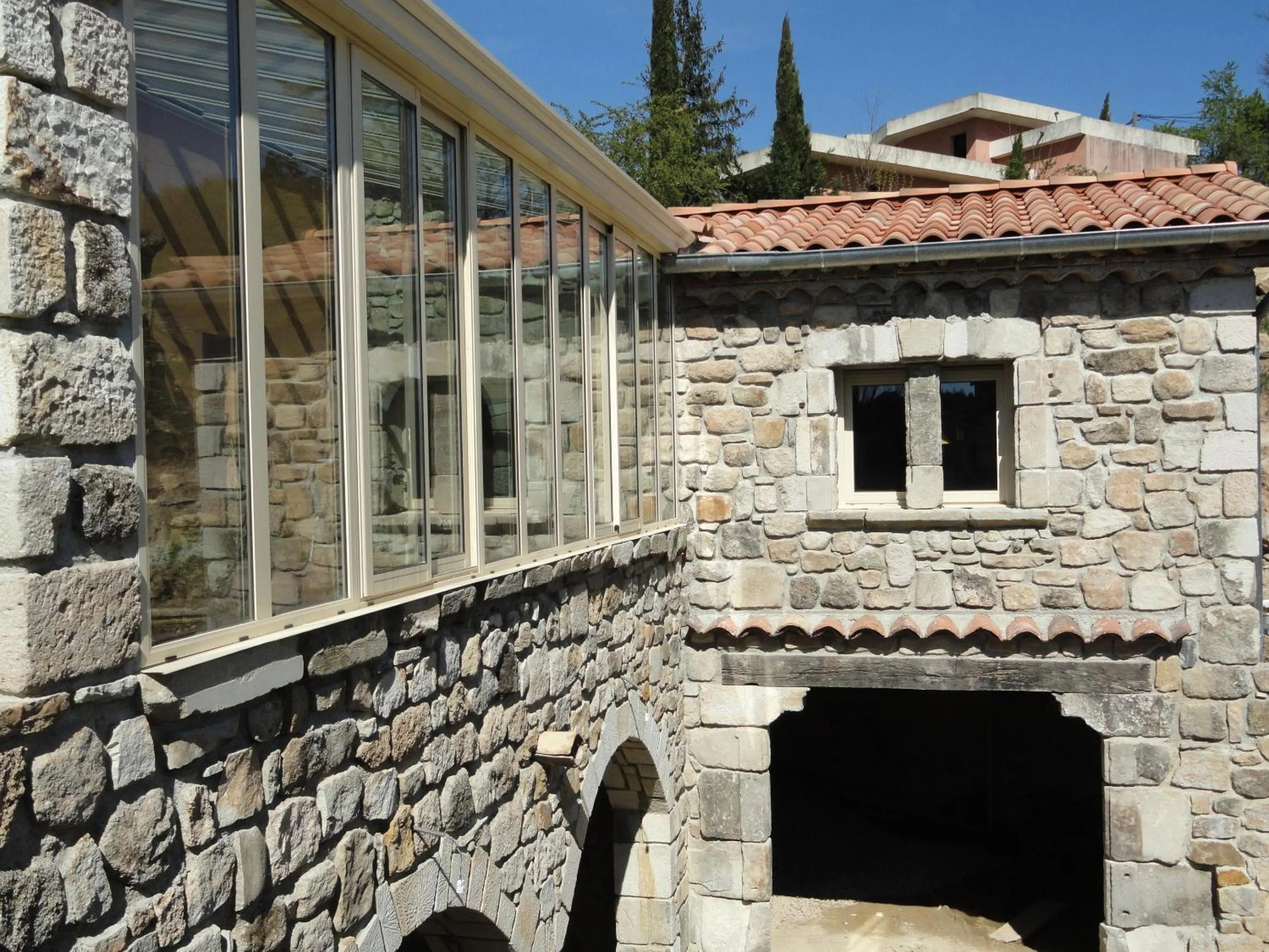 Property building in Chambre d'hôtes Au creux du Chambon