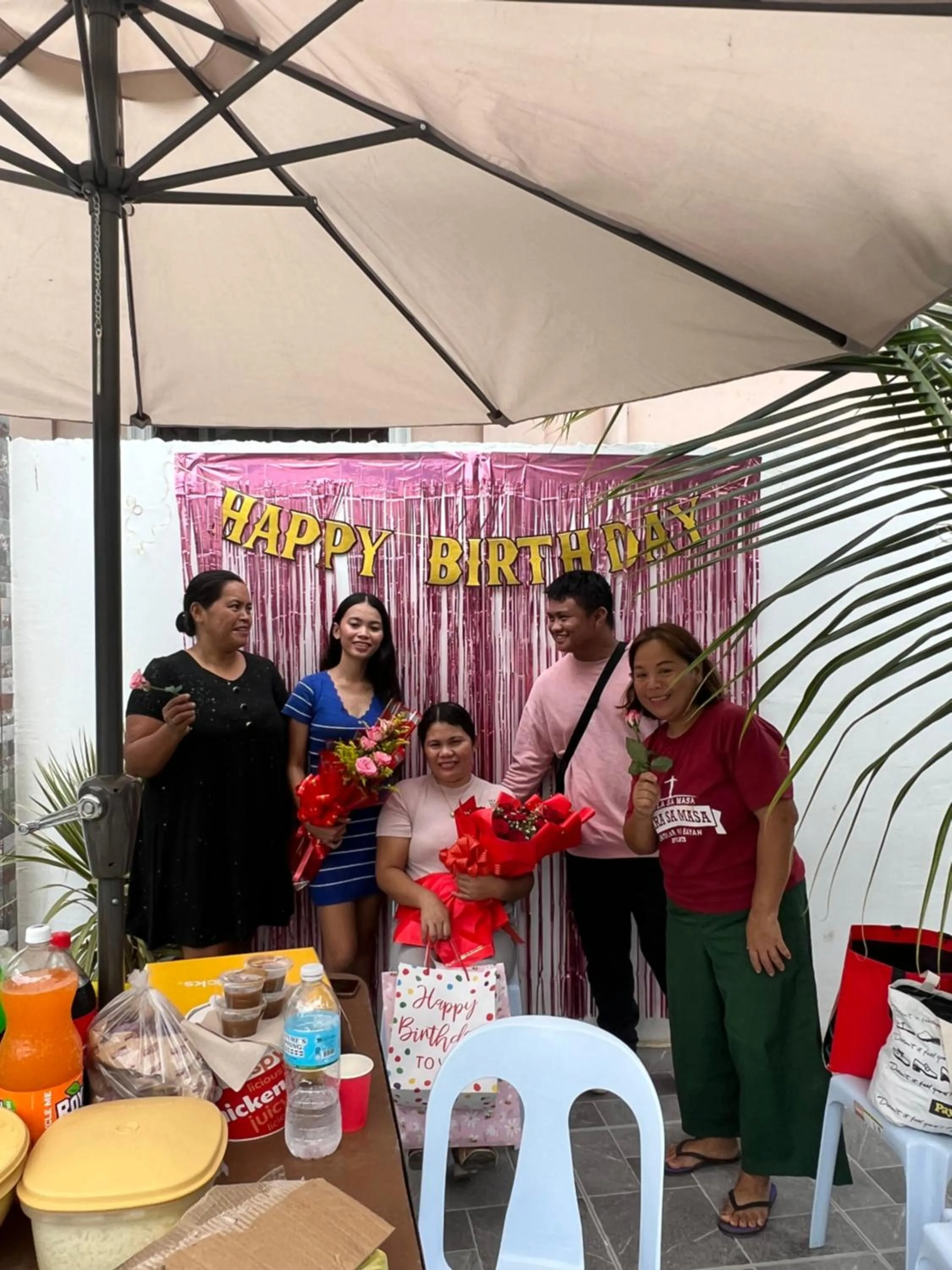 Food and drinks in AOSMECPoolCamp Hotel