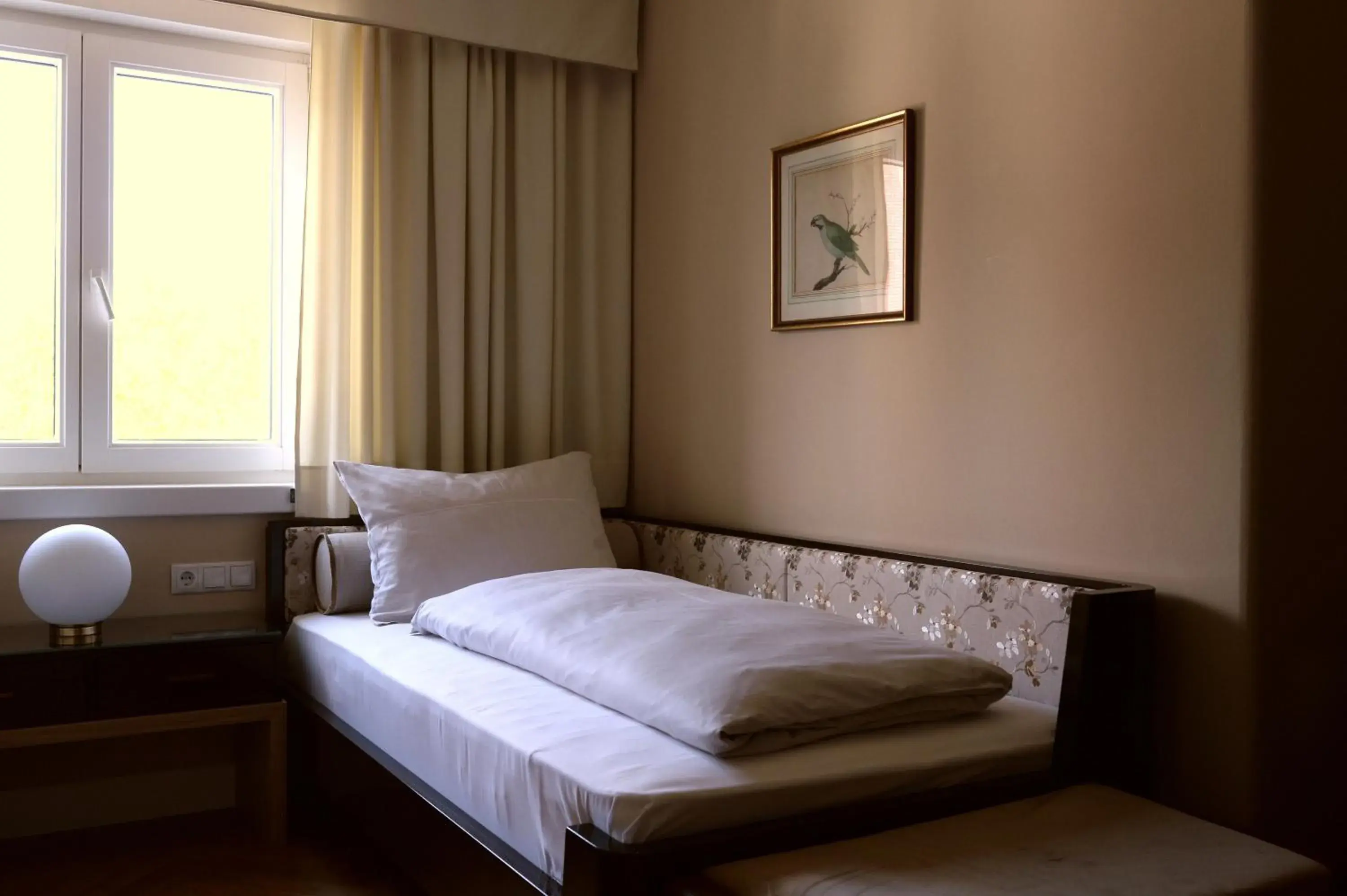 Twin Room With AC - single occupancy in Villa Bavaria Twin Room With AC - single occupancy in Villa Bavaria