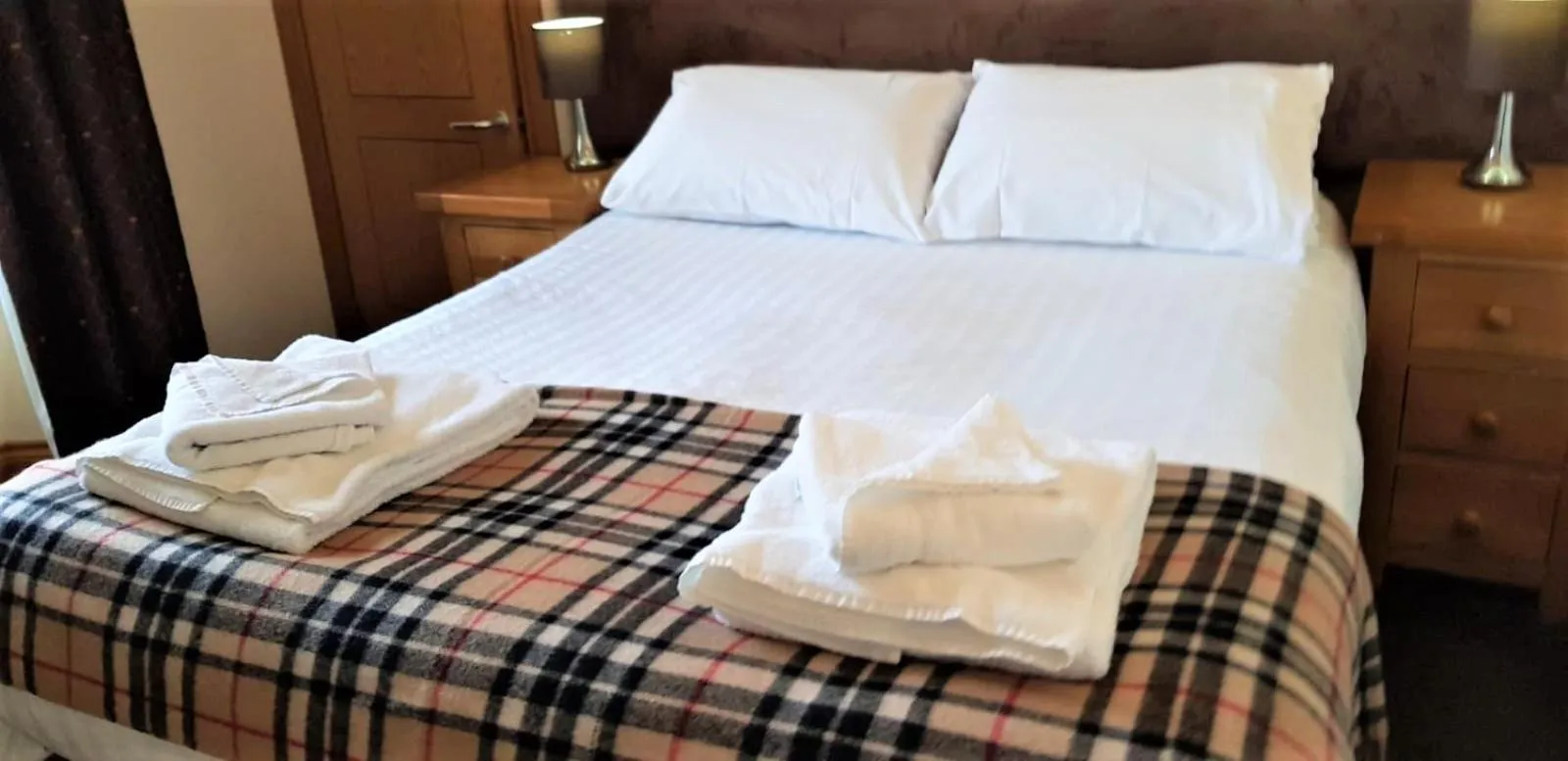 Photo of the whole room, Bed in The Harbour House Sea Front Hotel