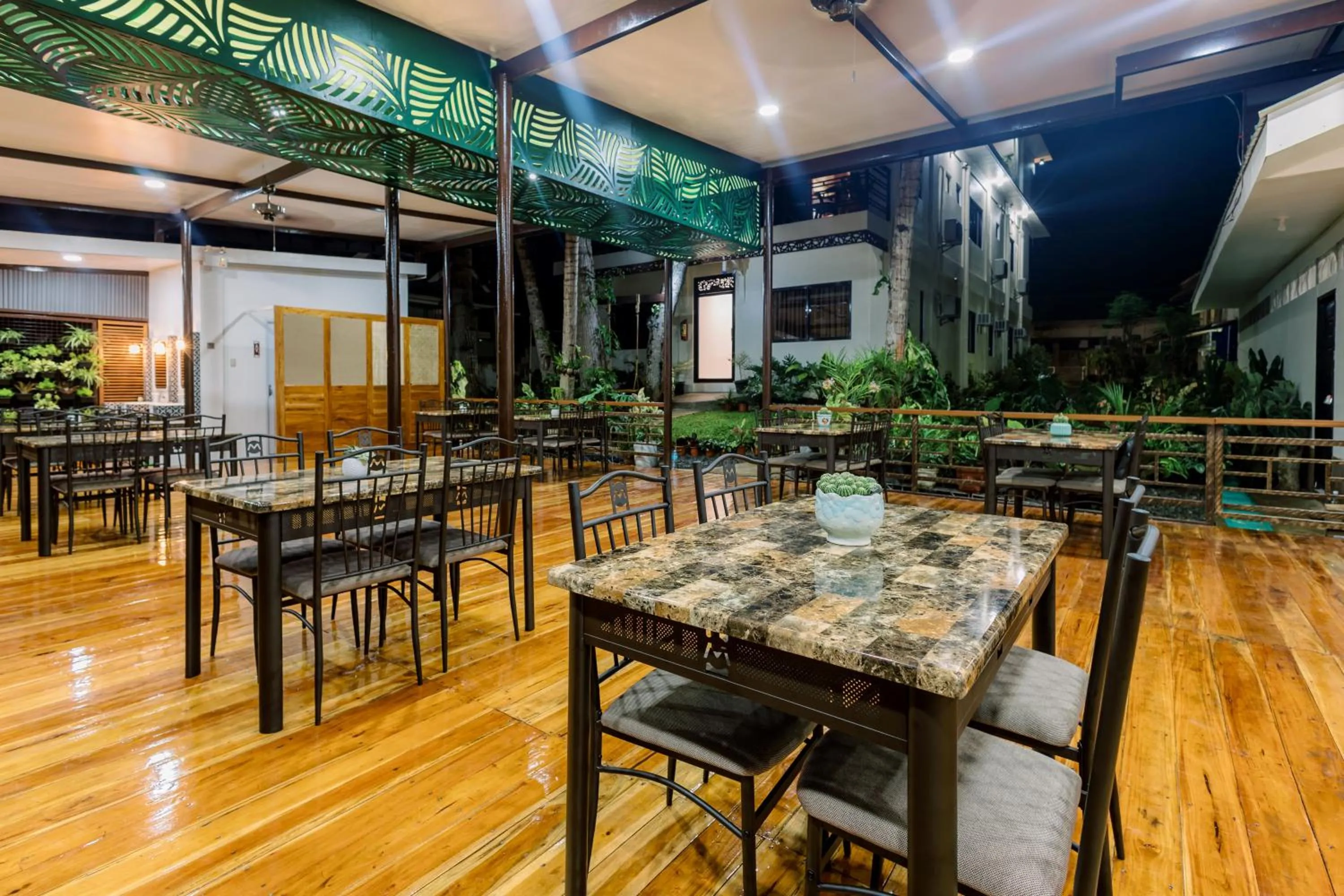 Restaurant/places to eat in Loboc Riverside Inn & Restaurant