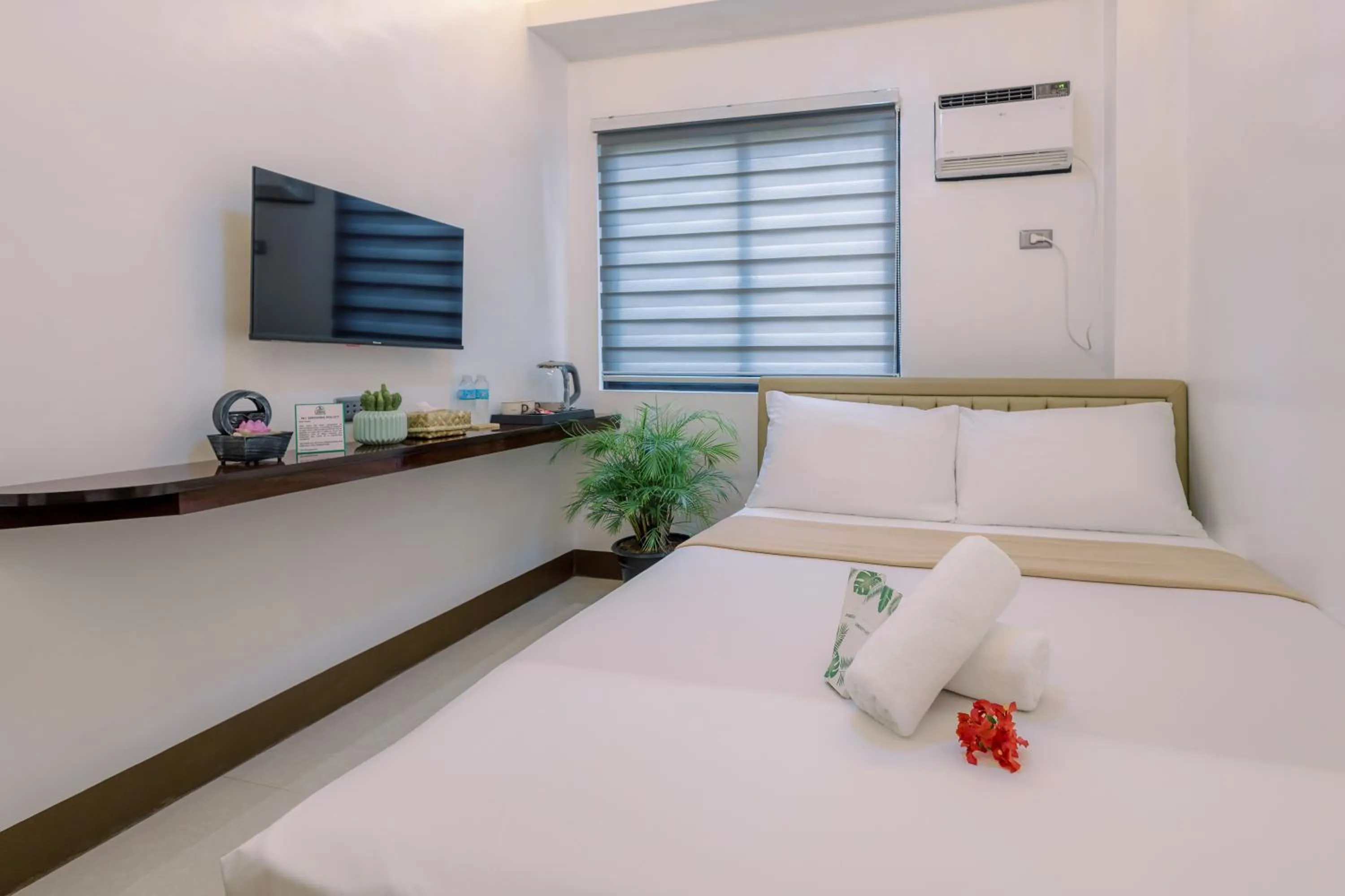 Bedroom, Bed in Loboc Riverside Inn & Restaurant