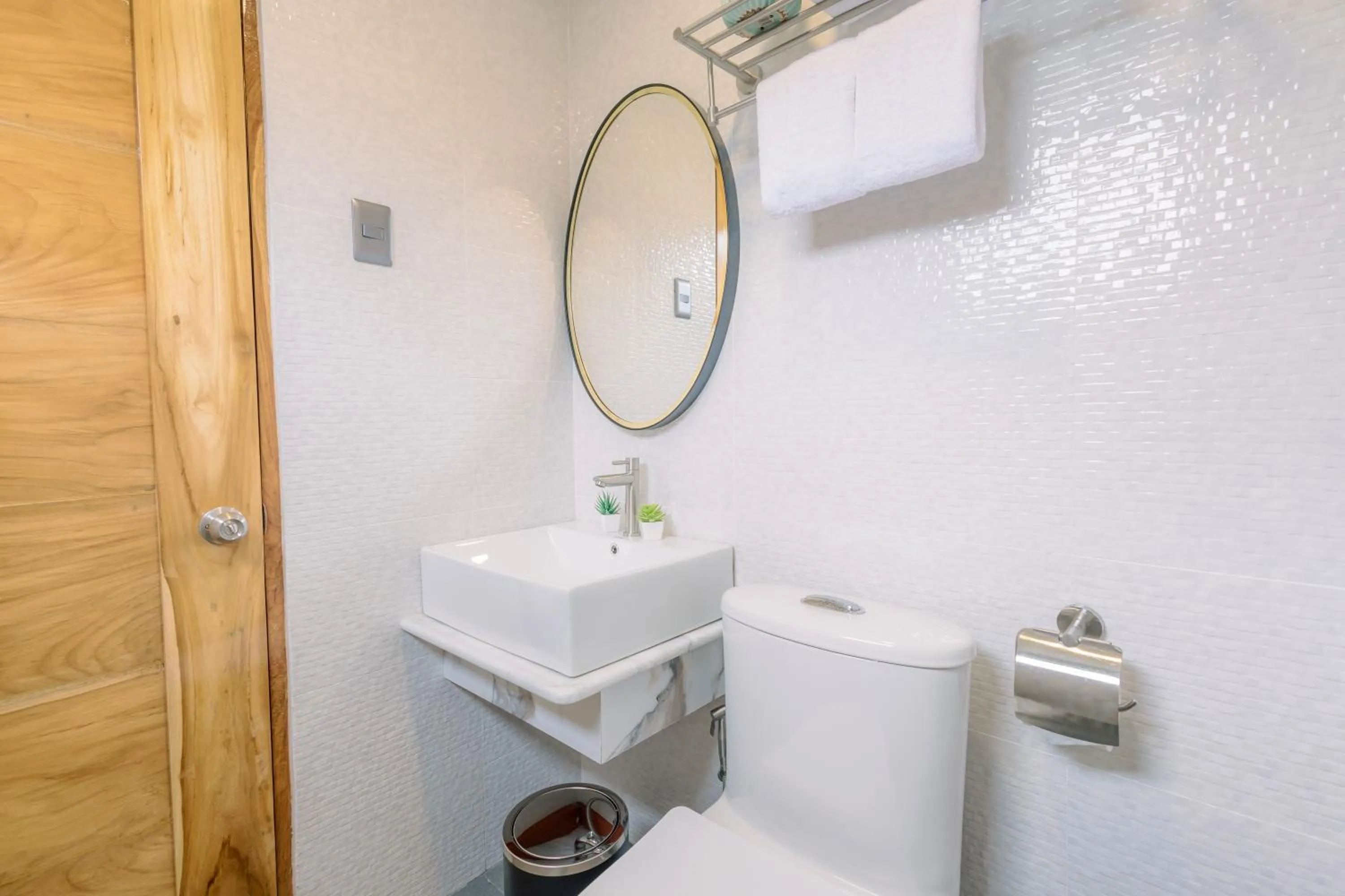 Bathroom in Loboc Riverside Inn & Restaurant