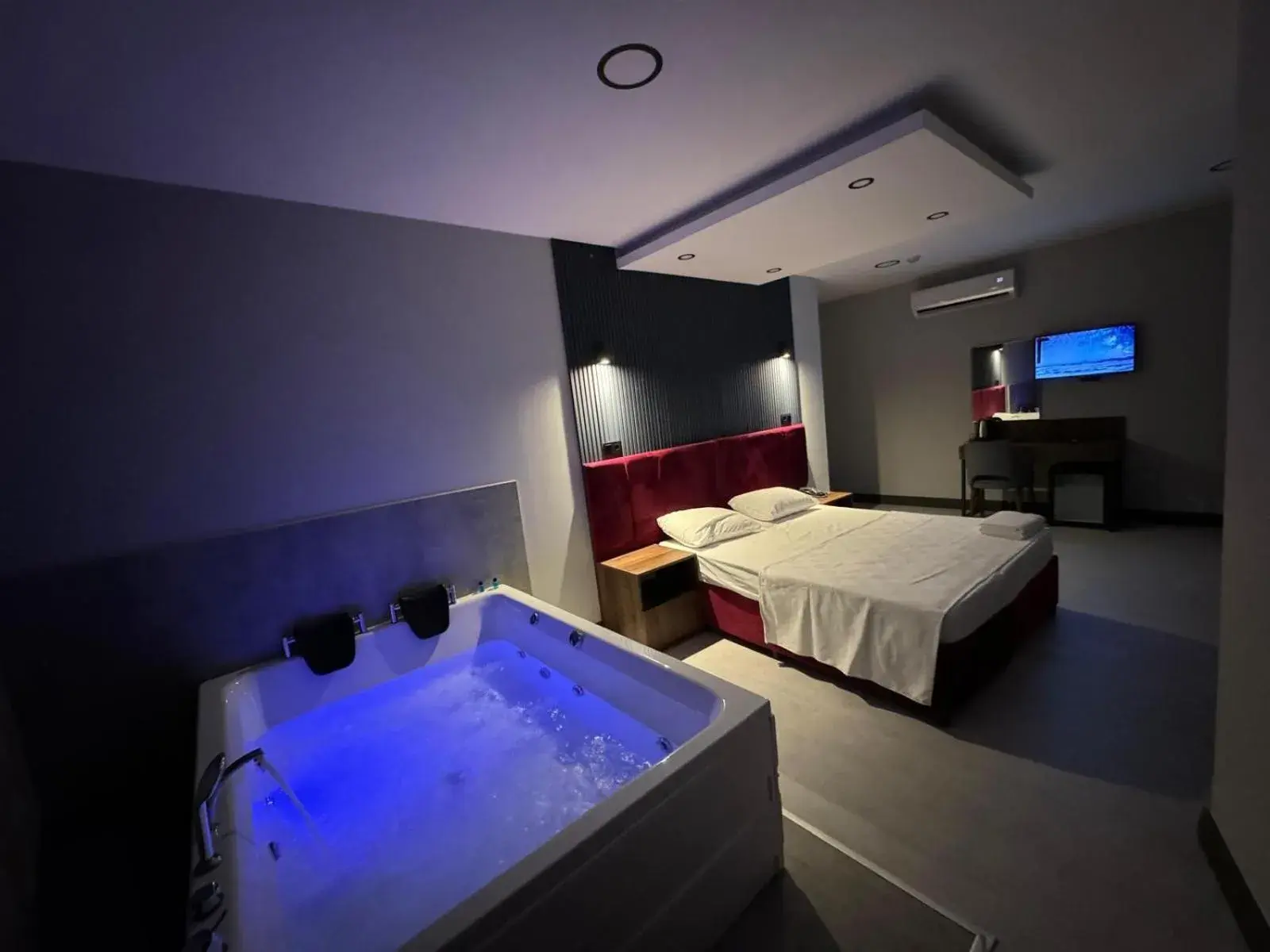 Deluxe Double Room with Bath in Trio Palace Deluxe Double Room with Bath in Trio Palace