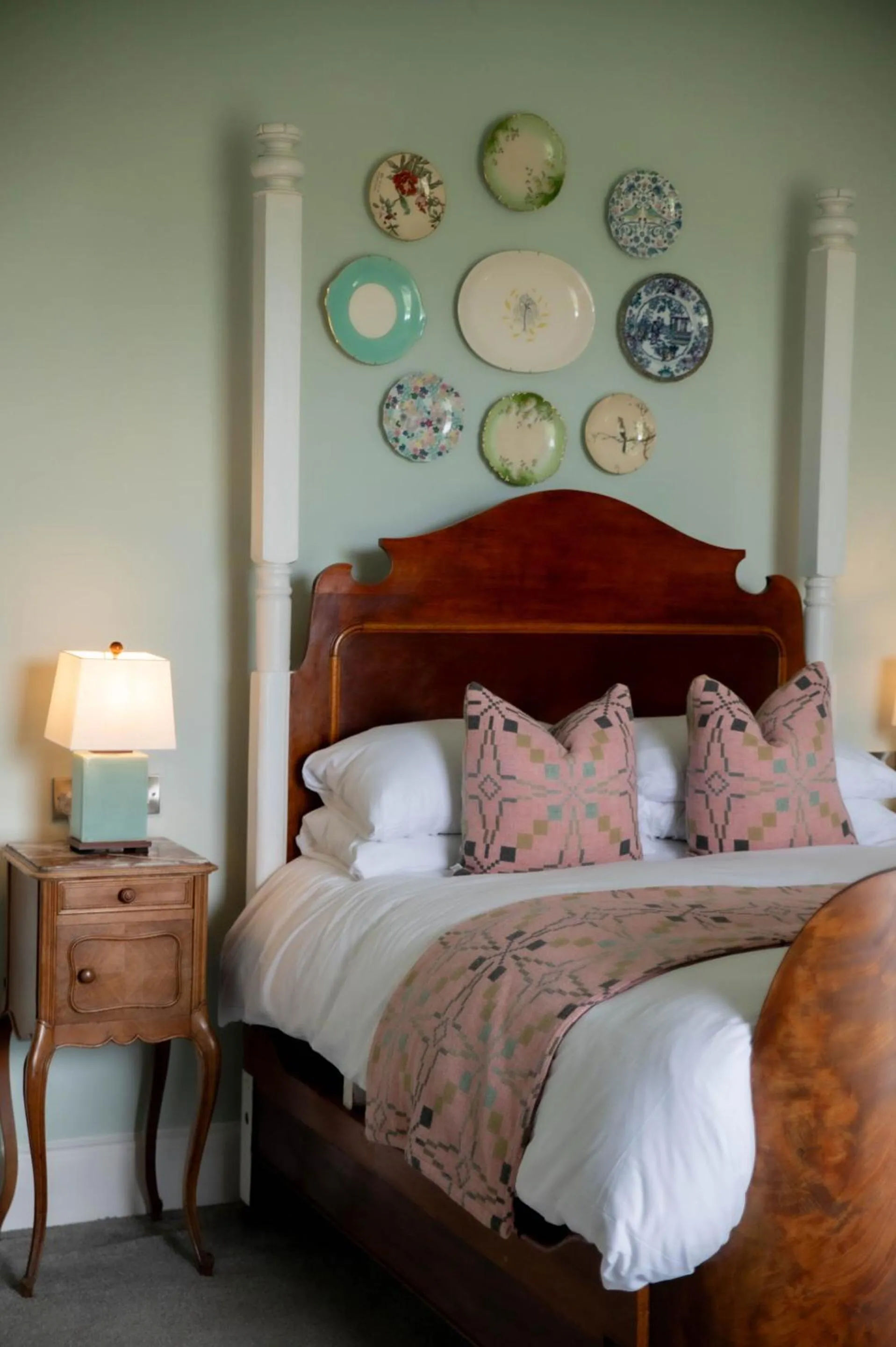 Bedroom, Bed in The Sweeney