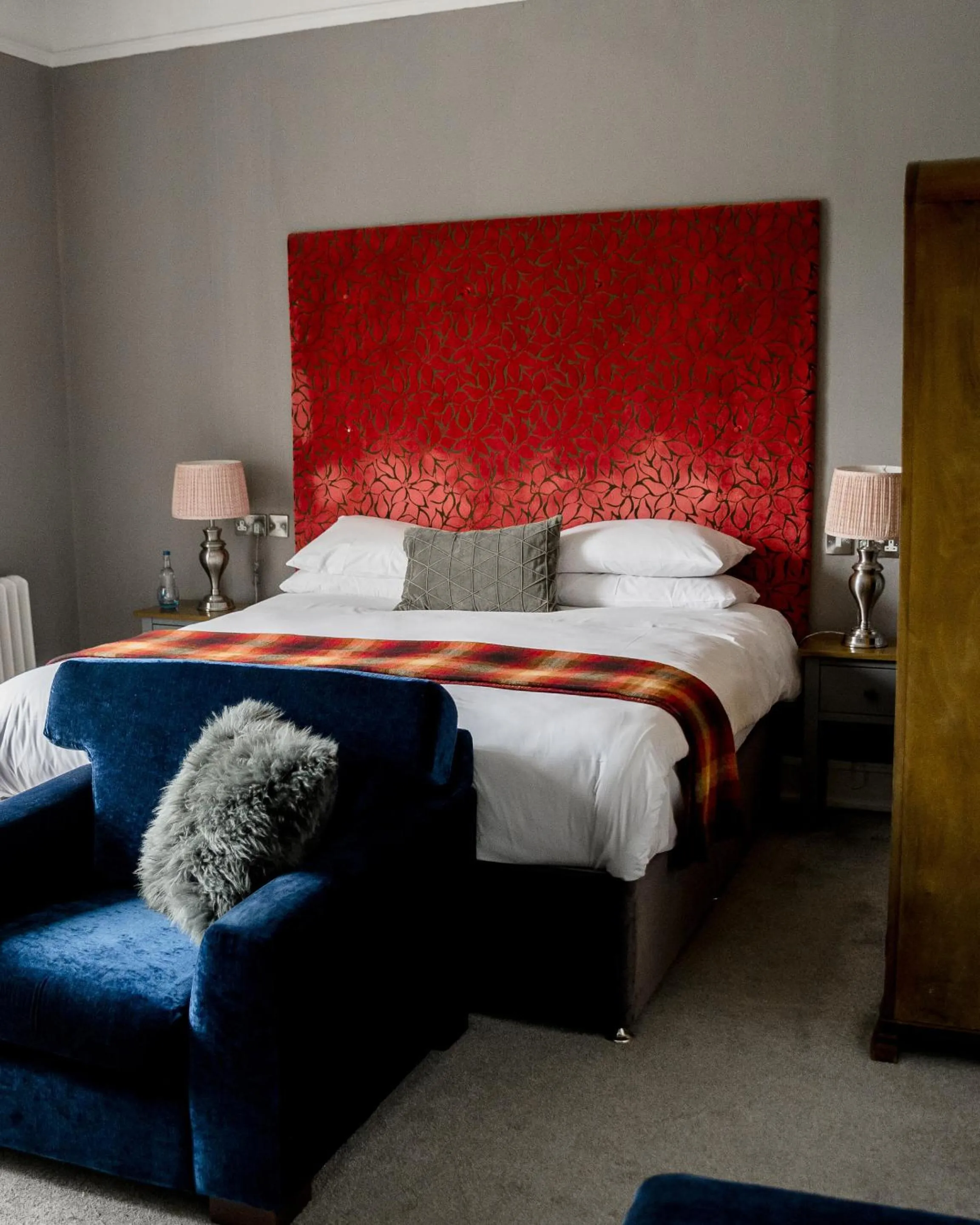 Bedroom, Bed in The Sweeney