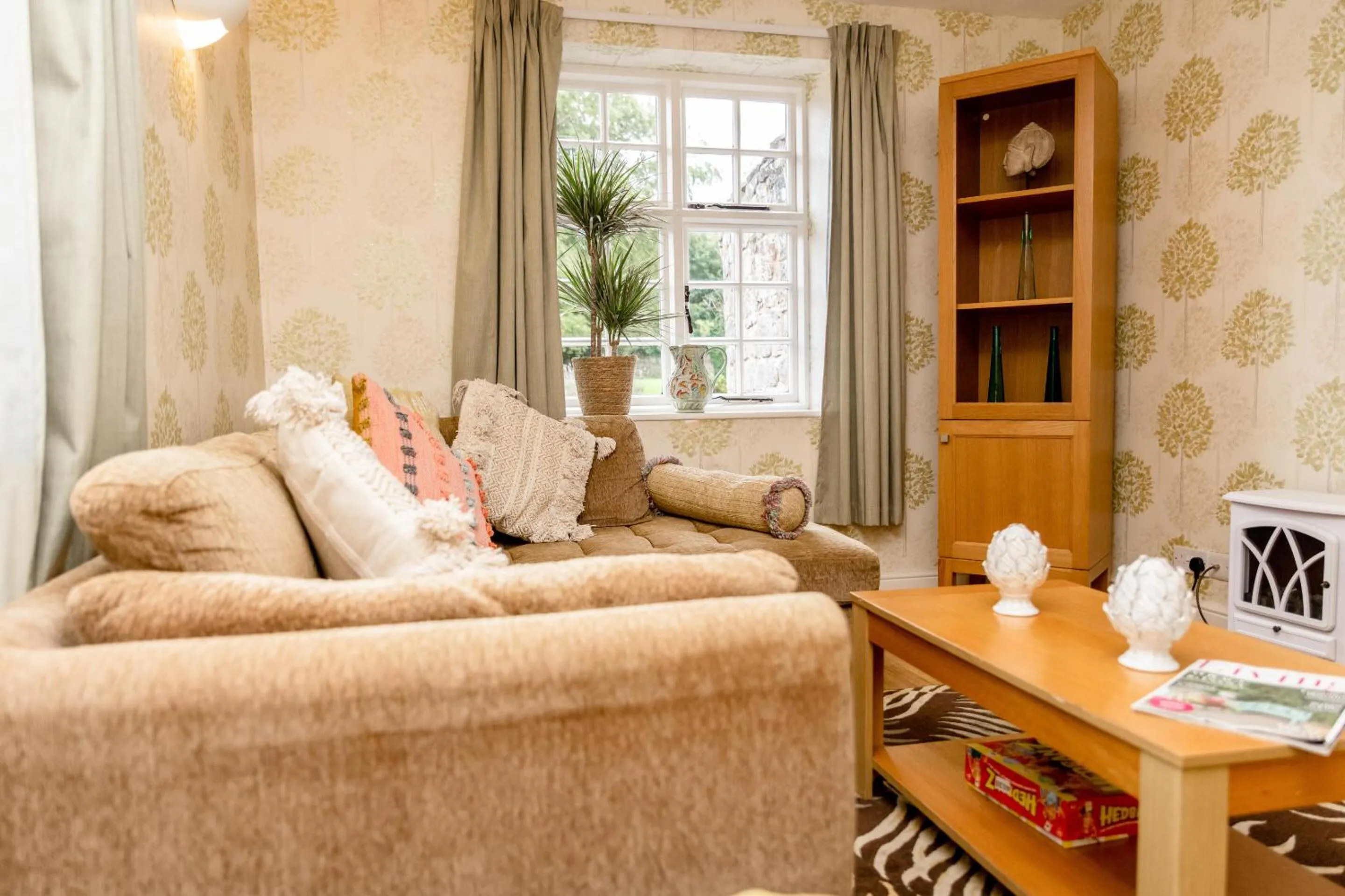 Living room in The Sweeney