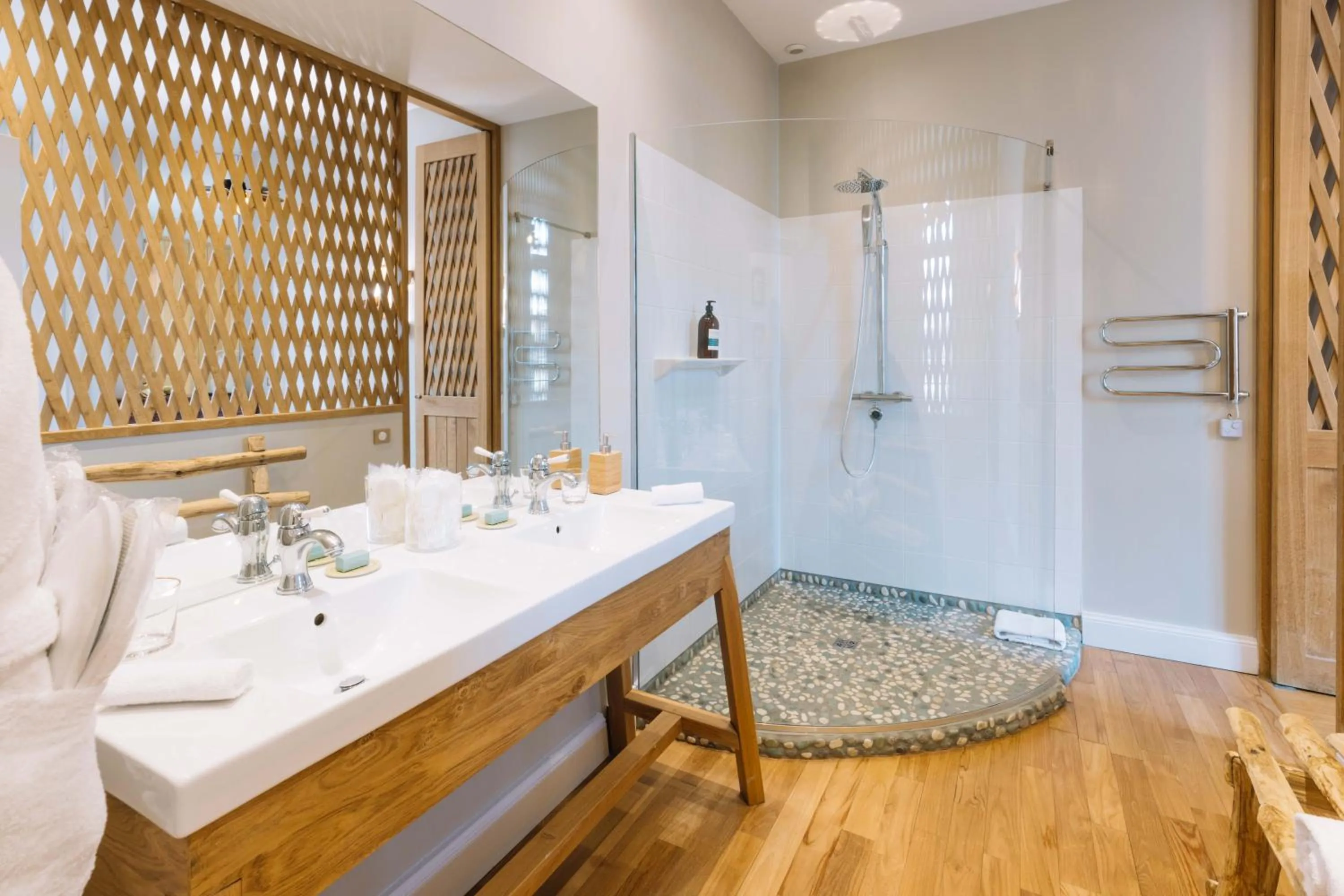 Bathroom in La Course