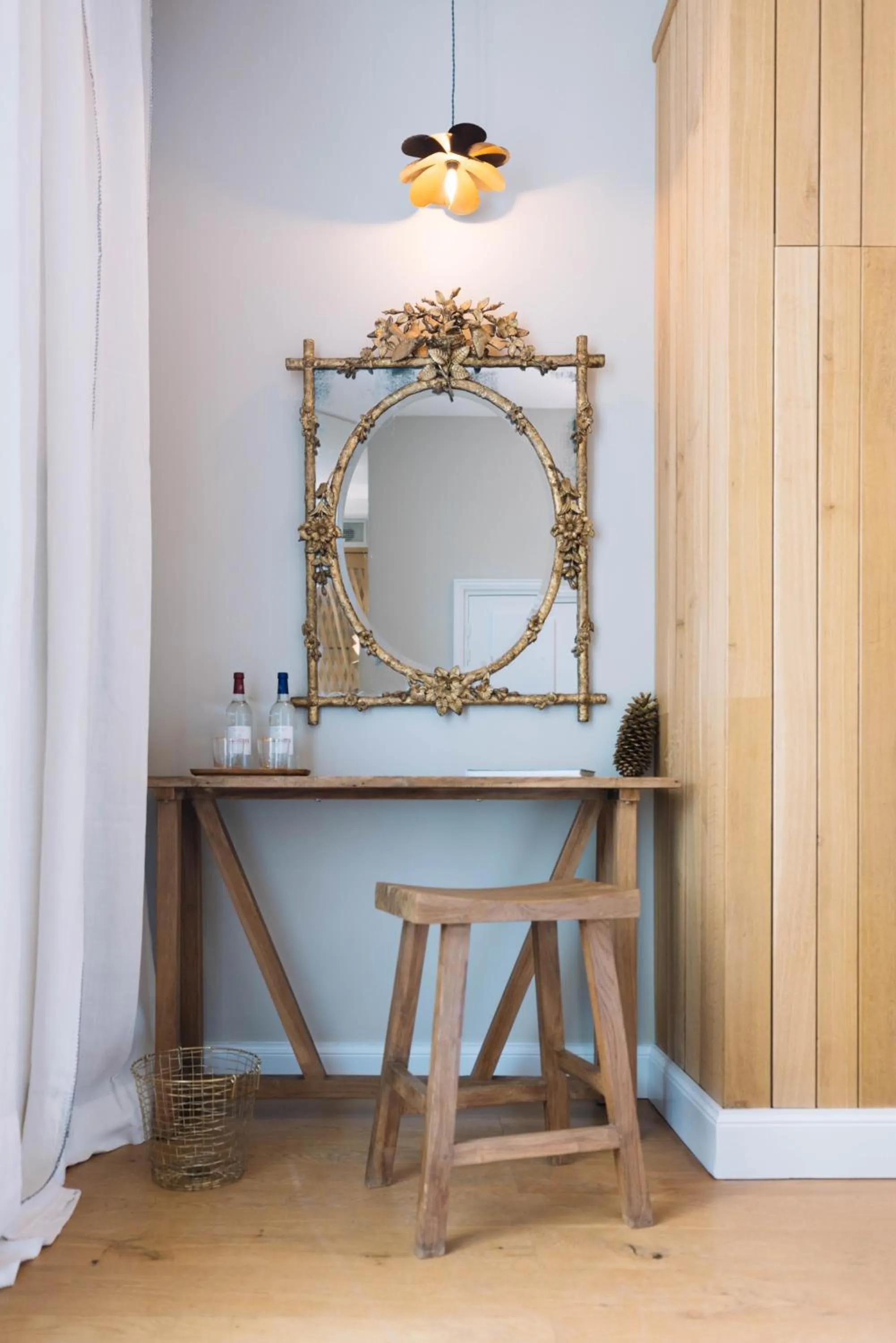 Bedroom in La Course