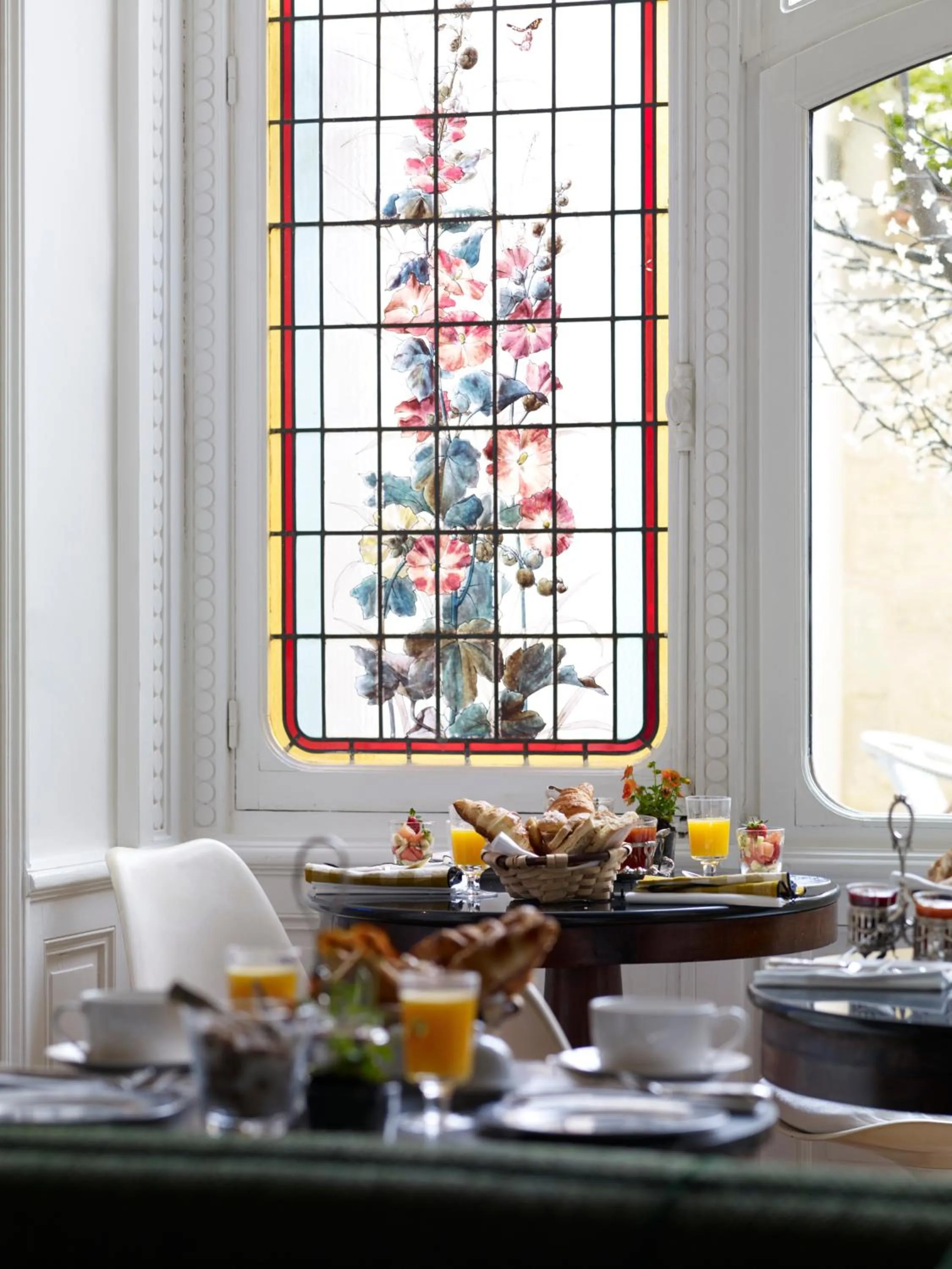 Continental breakfast in La Course