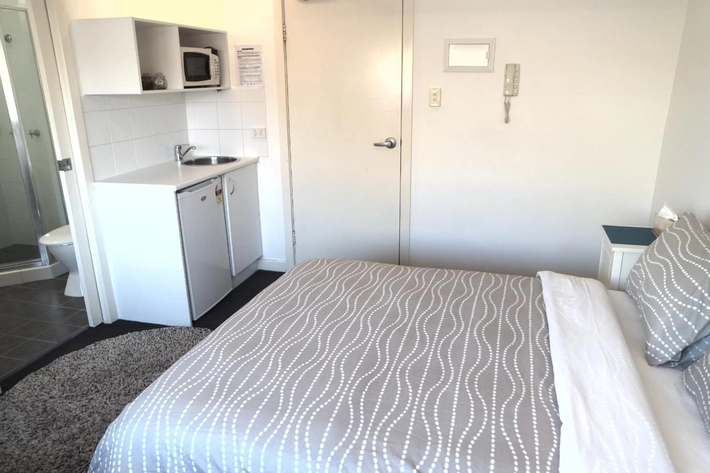 Photo of the whole room, Bed in Cityview Studio Accommodation