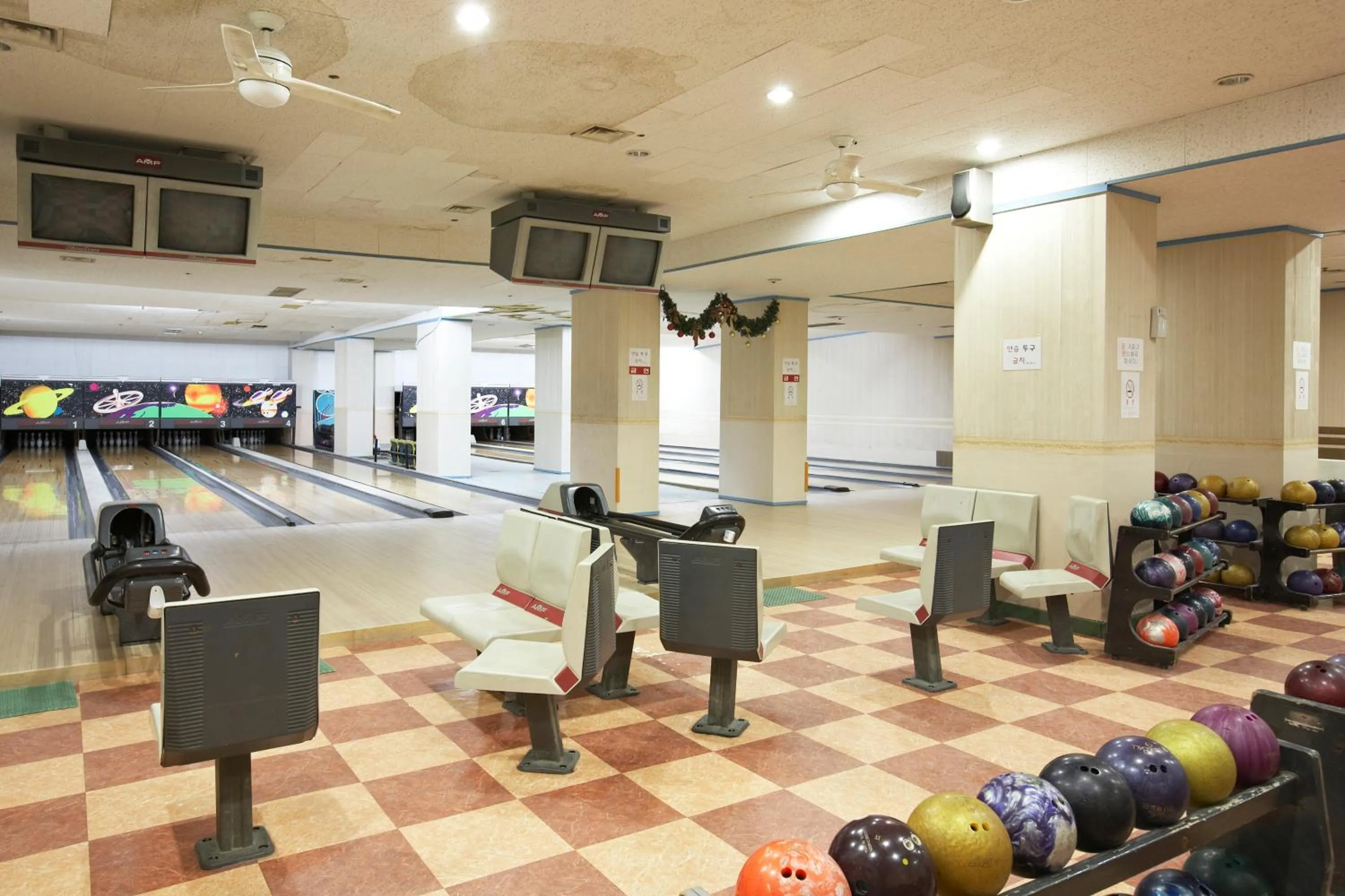 Bowling in Hyundai Soo Resort Sokcho